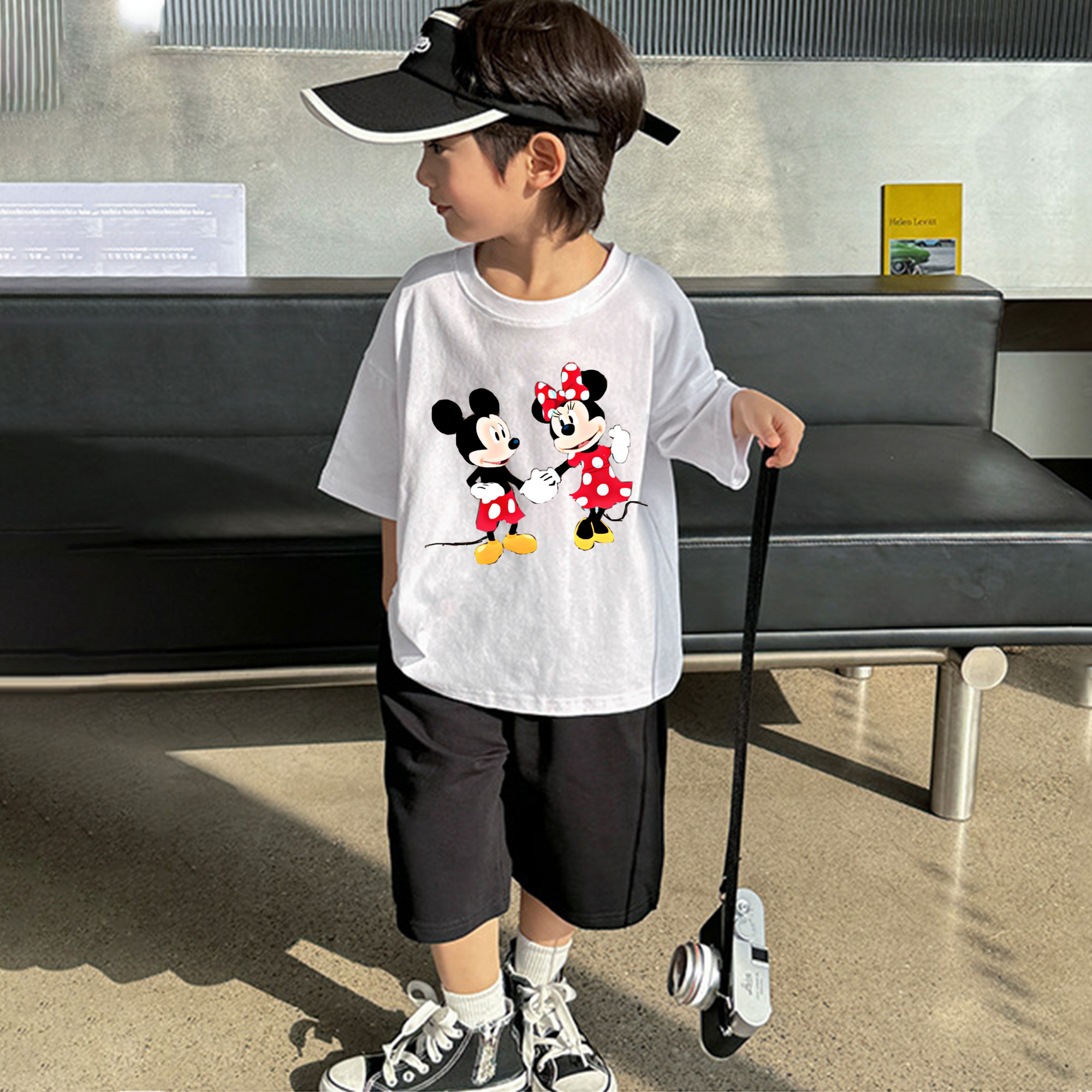 ミッキーマウス Mickey Mouse 綿100％キッズTシャツ（フロントプリント）