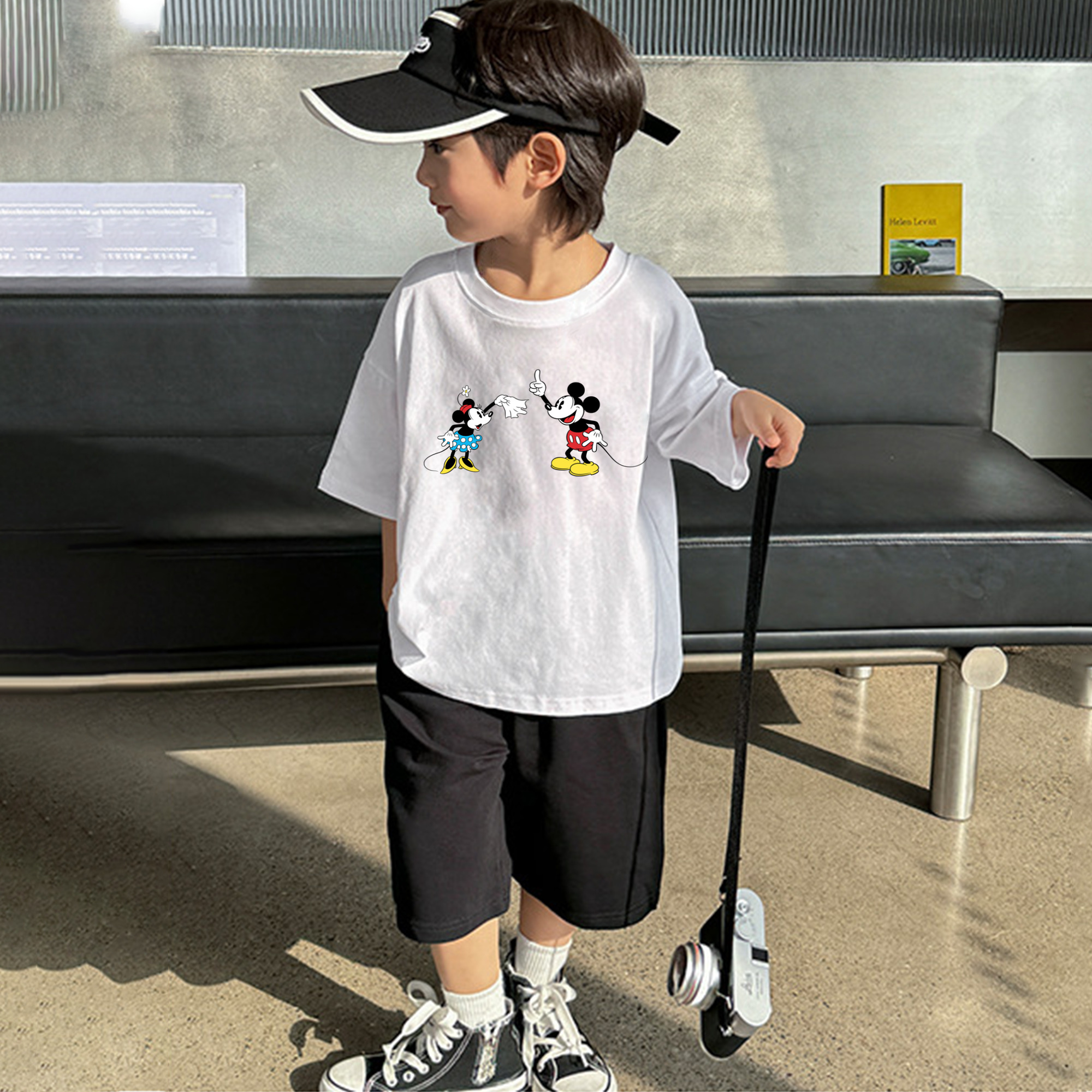 ミッキーマウス Mickey Mouse 綿100％キッズTシャツ（フロントプリント）