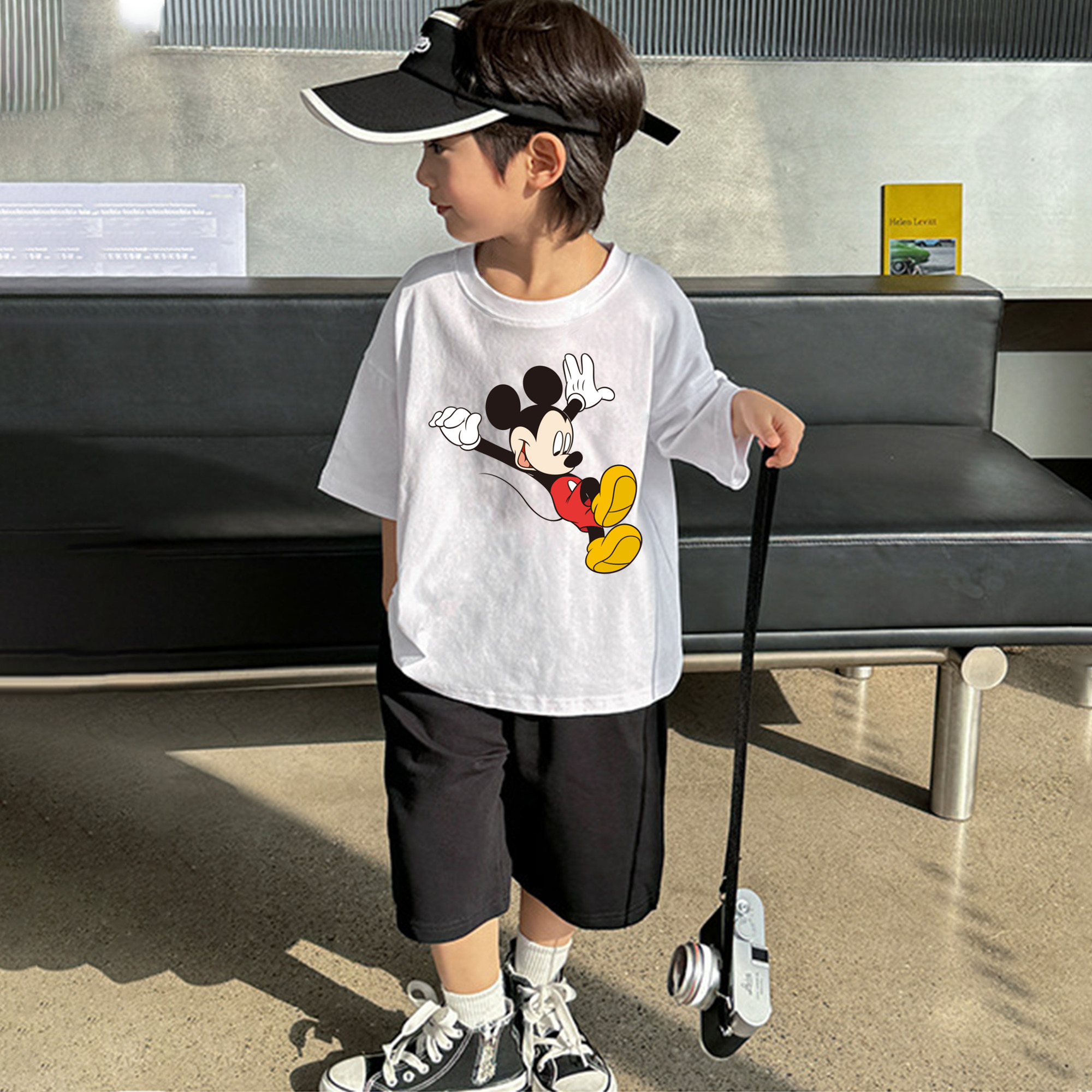 ミッキーマウス Mickey Mouse 綿100％キッズTシャツ（フロントプリント）