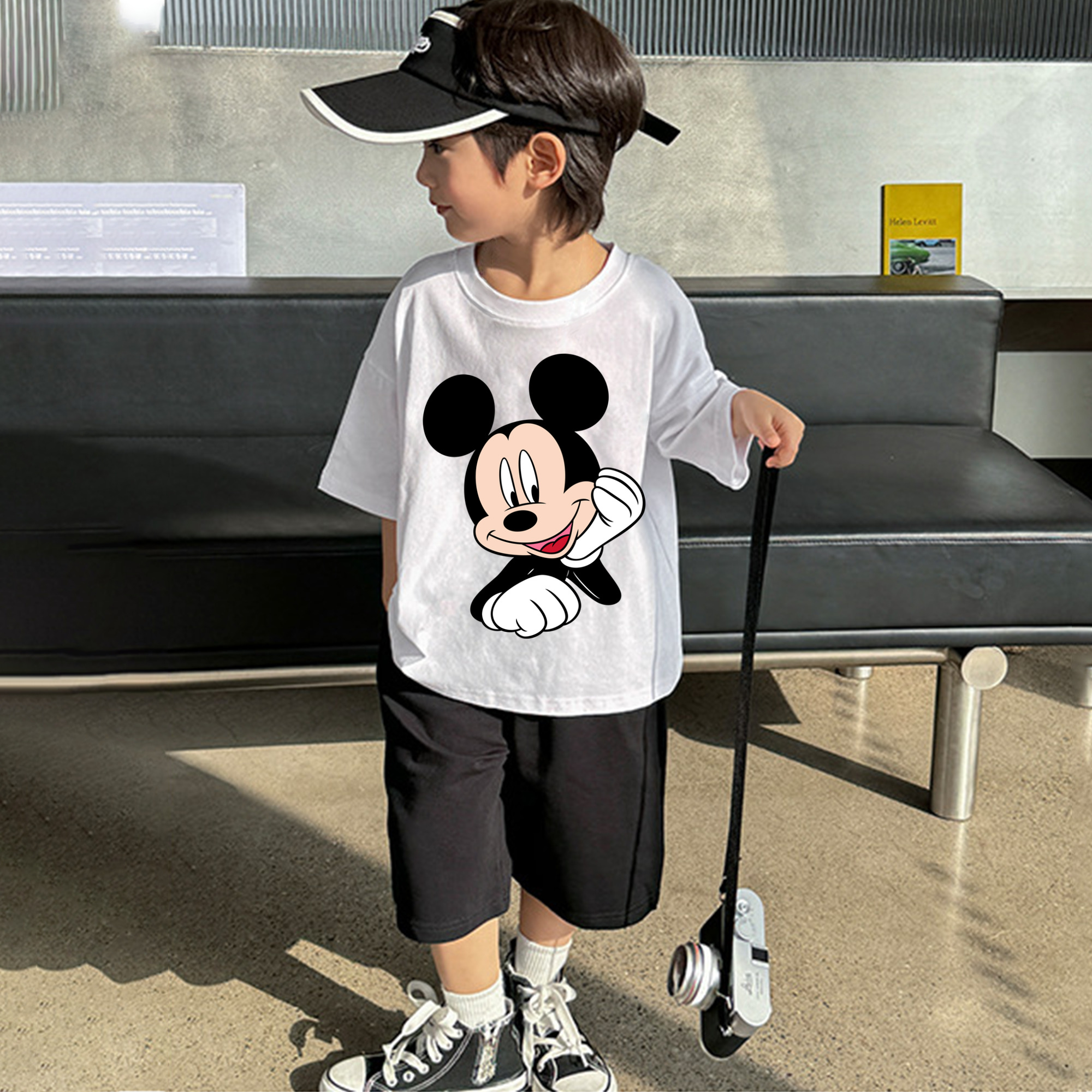 ミッキーマウス Mickey Mouse 綿100％キッズTシャツ（フロントプリント）