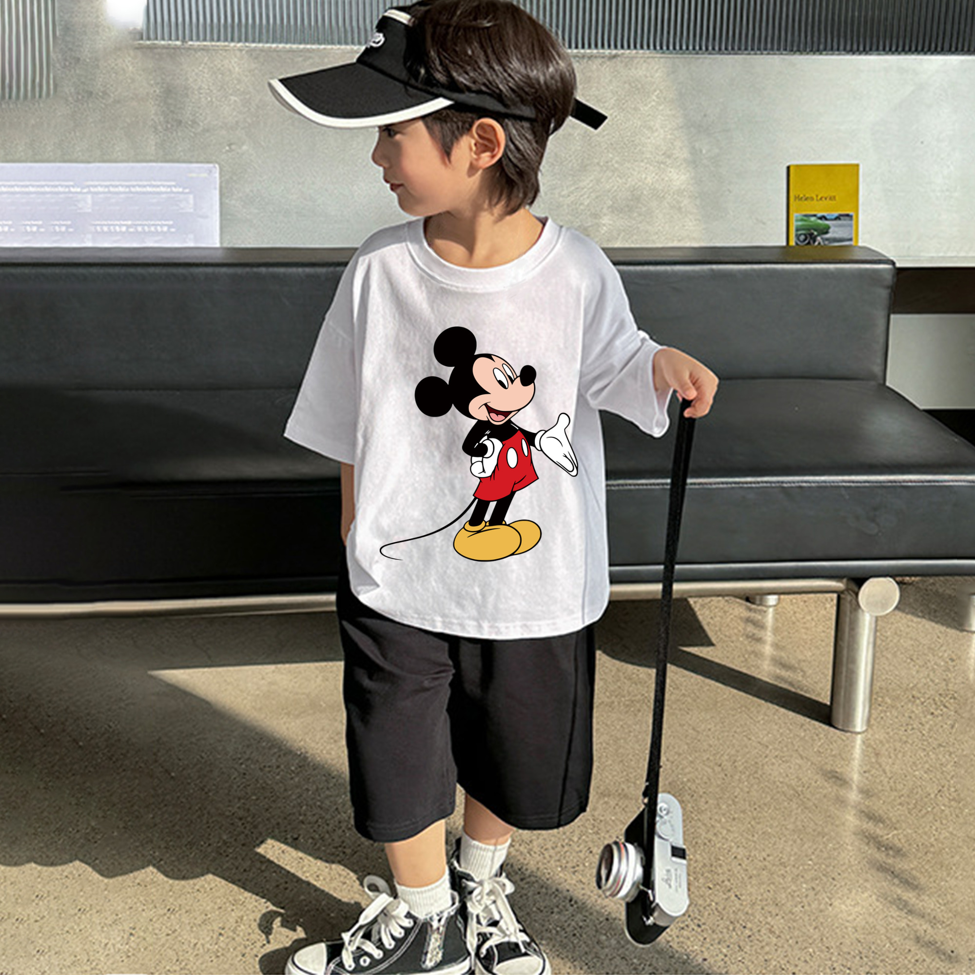 ミッキーマウス Mickey Mouse 綿100％キッズTシャツ（フロントプリント）