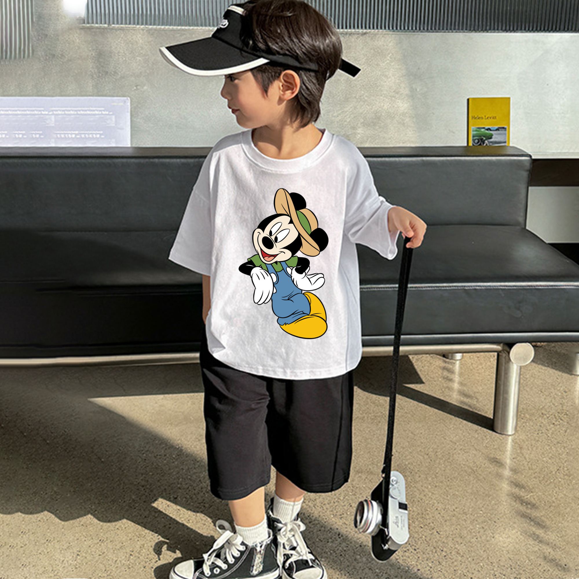 ミッキーマウス Mickey Mouse 綿100％キッズTシャツ（フロントプリント）