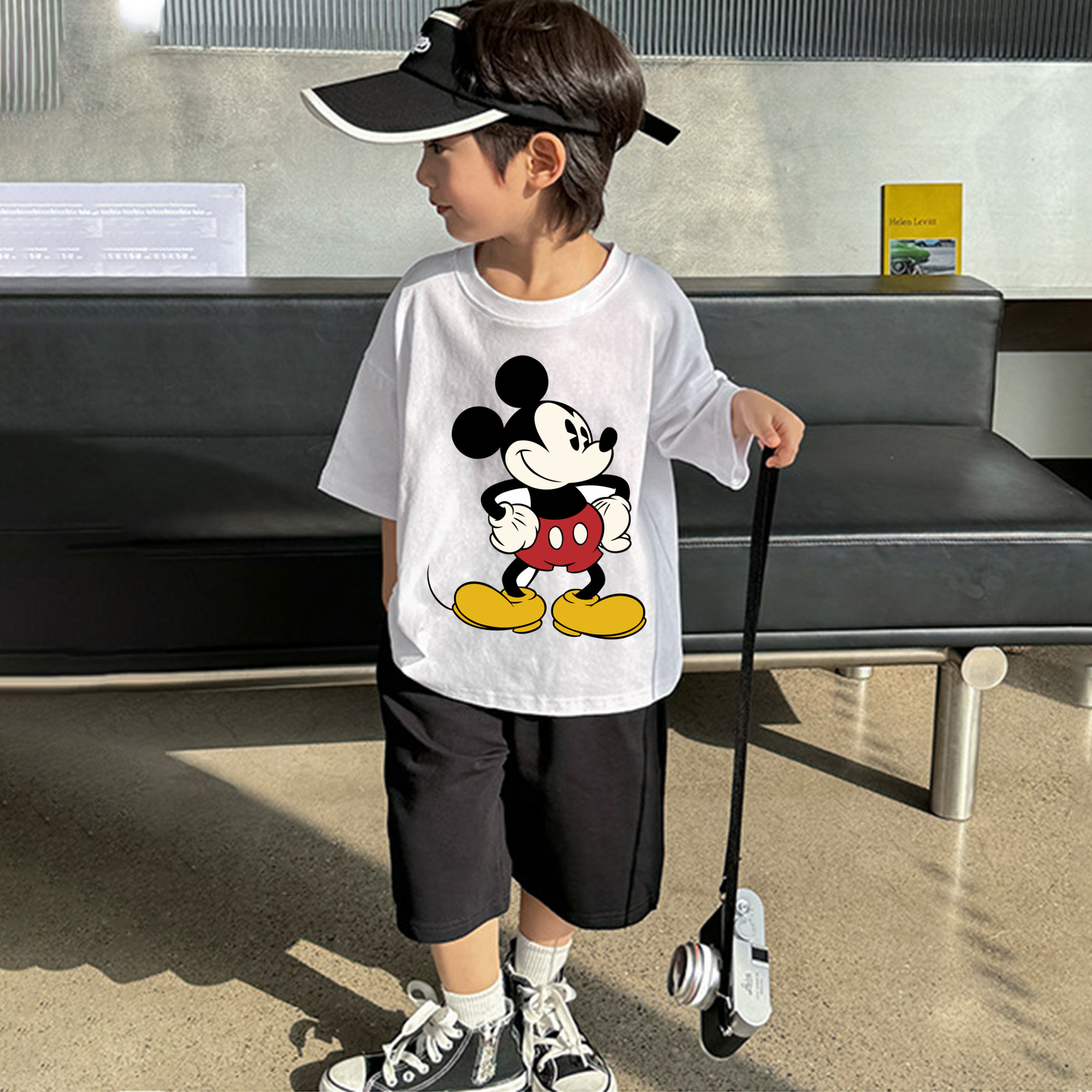 ミッキーマウス Mickey Mouse 綿100％キッズTシャツ（フロントプリント）