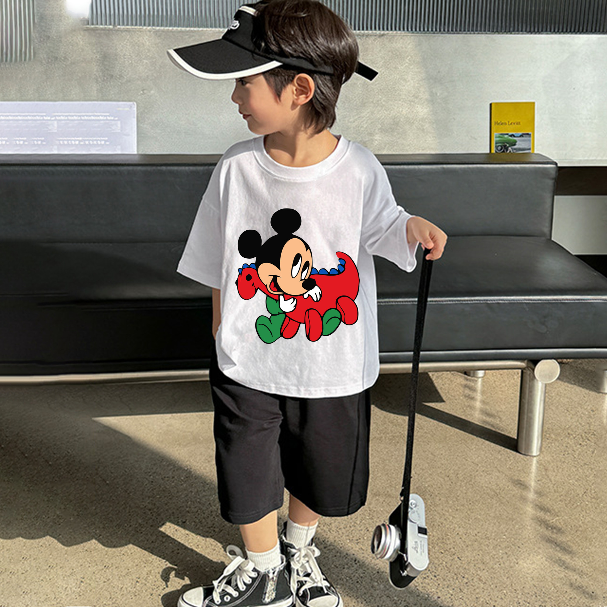 ミッキーマウス Mickey Mouse 綿100％キッズTシャツ（フロントプリント）