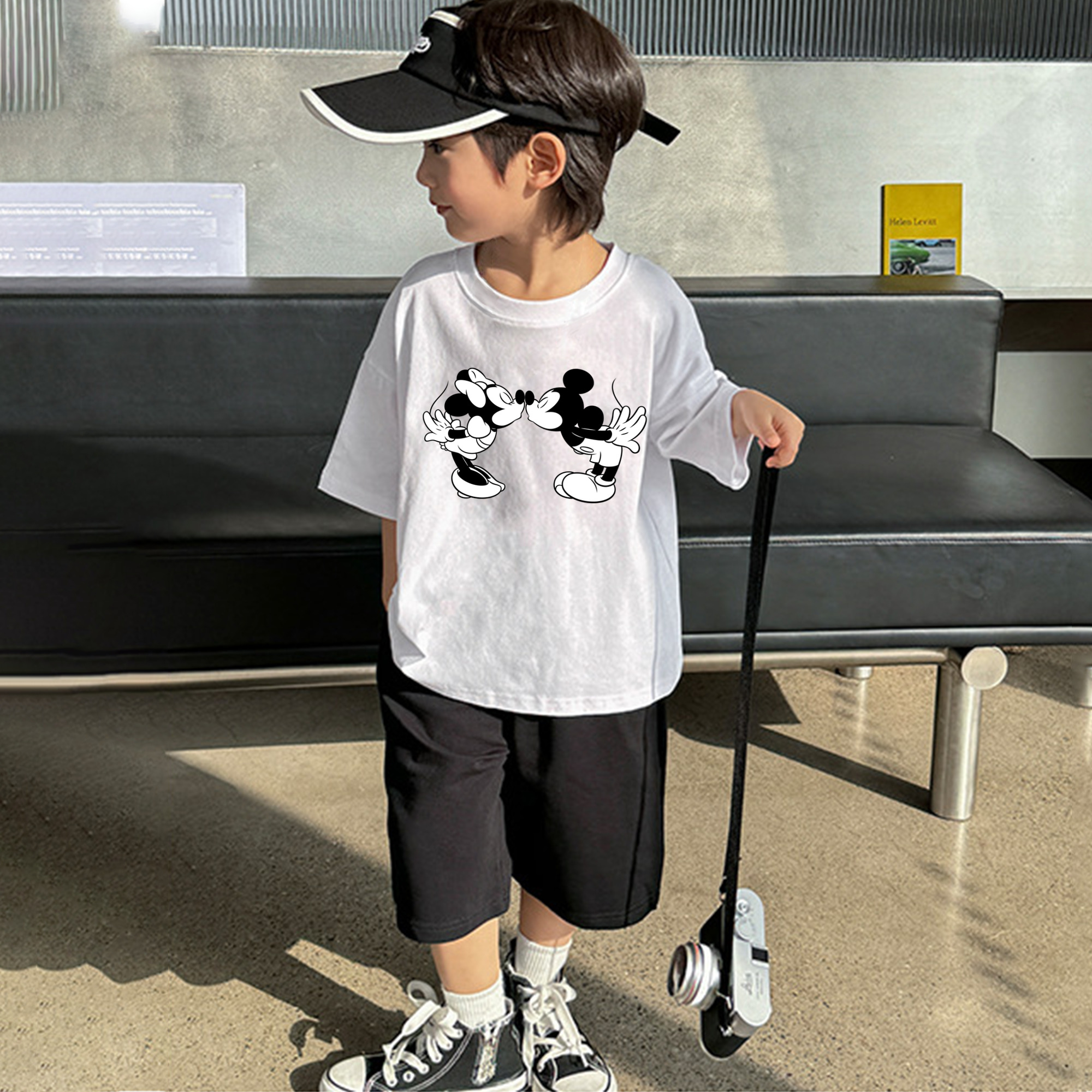 ミッキーマウス Mickey Mouse 綿100％キッズTシャツ（フロントプリント）