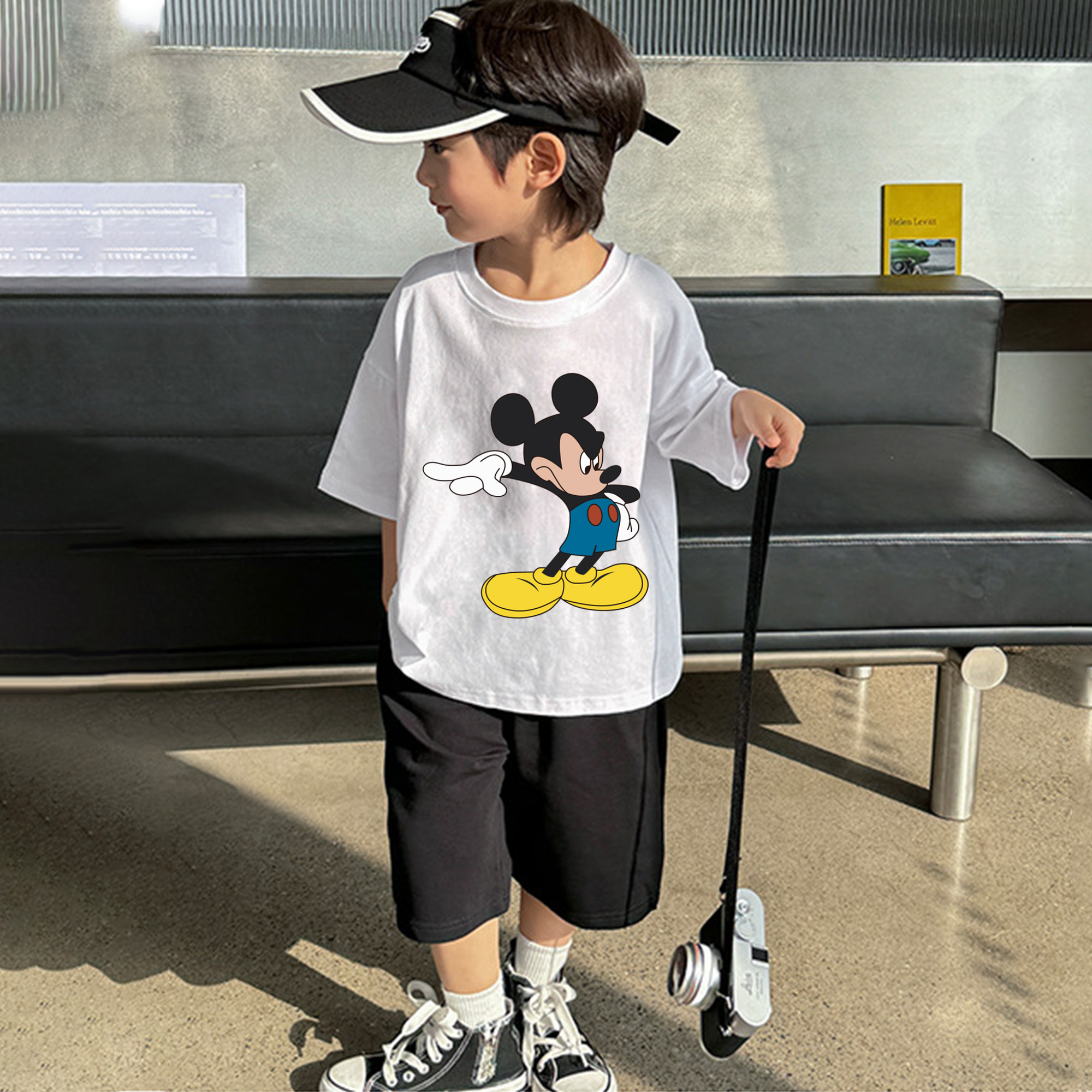 ミッキーマウス Mickey Mouse 綿100％キッズTシャツ（フロントプリント）