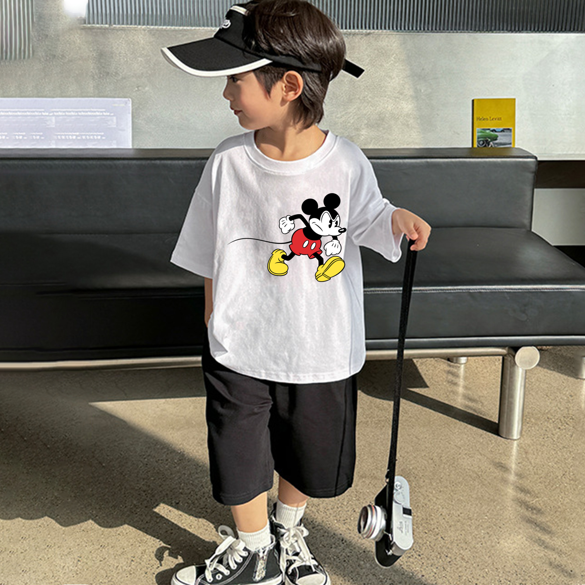 ミッキーマウス Mickey Mouse 綿100％キッズTシャツ（フロントプリント）