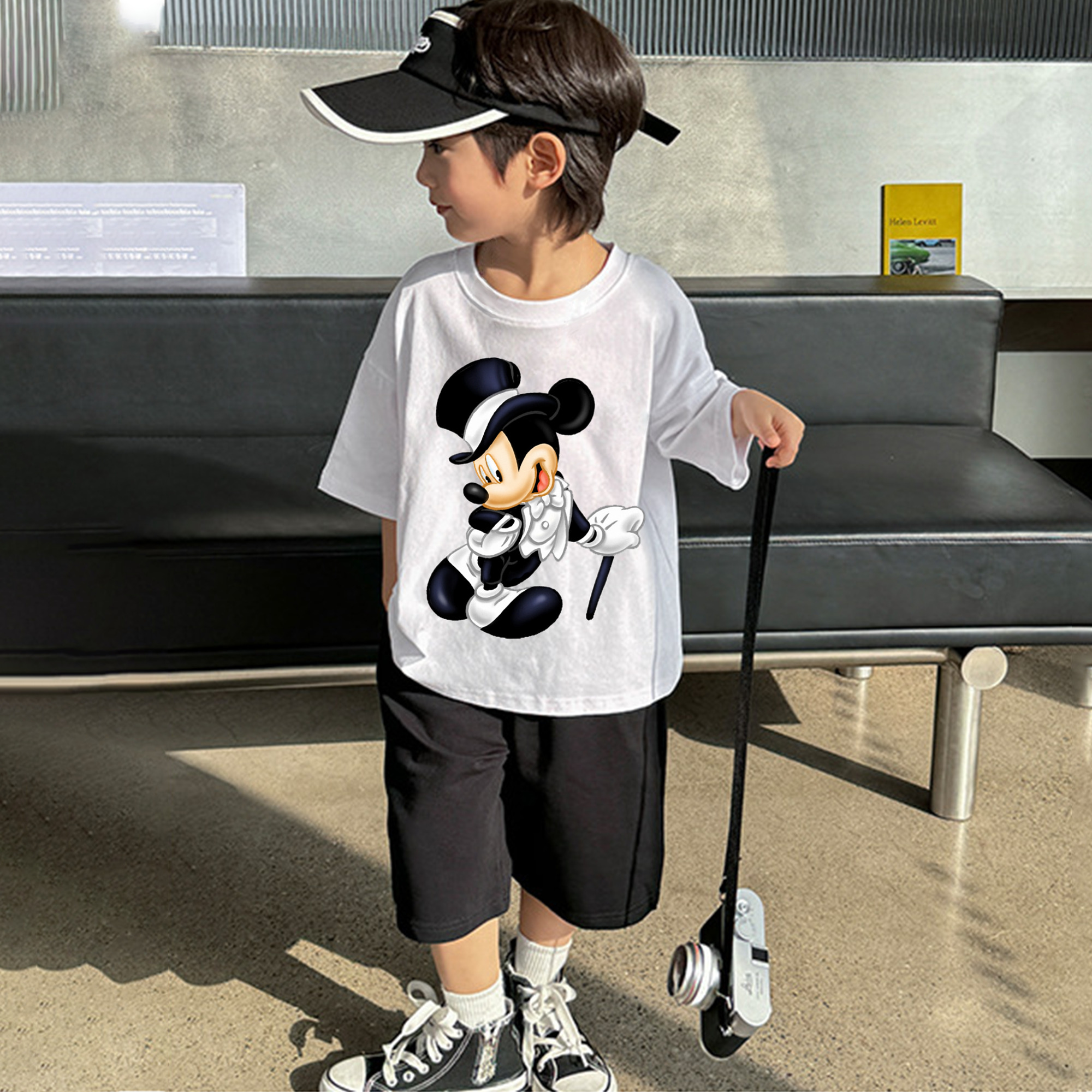 ミッキーマウス Mickey Mouse 綿100％キッズTシャツ（フロントプリント）