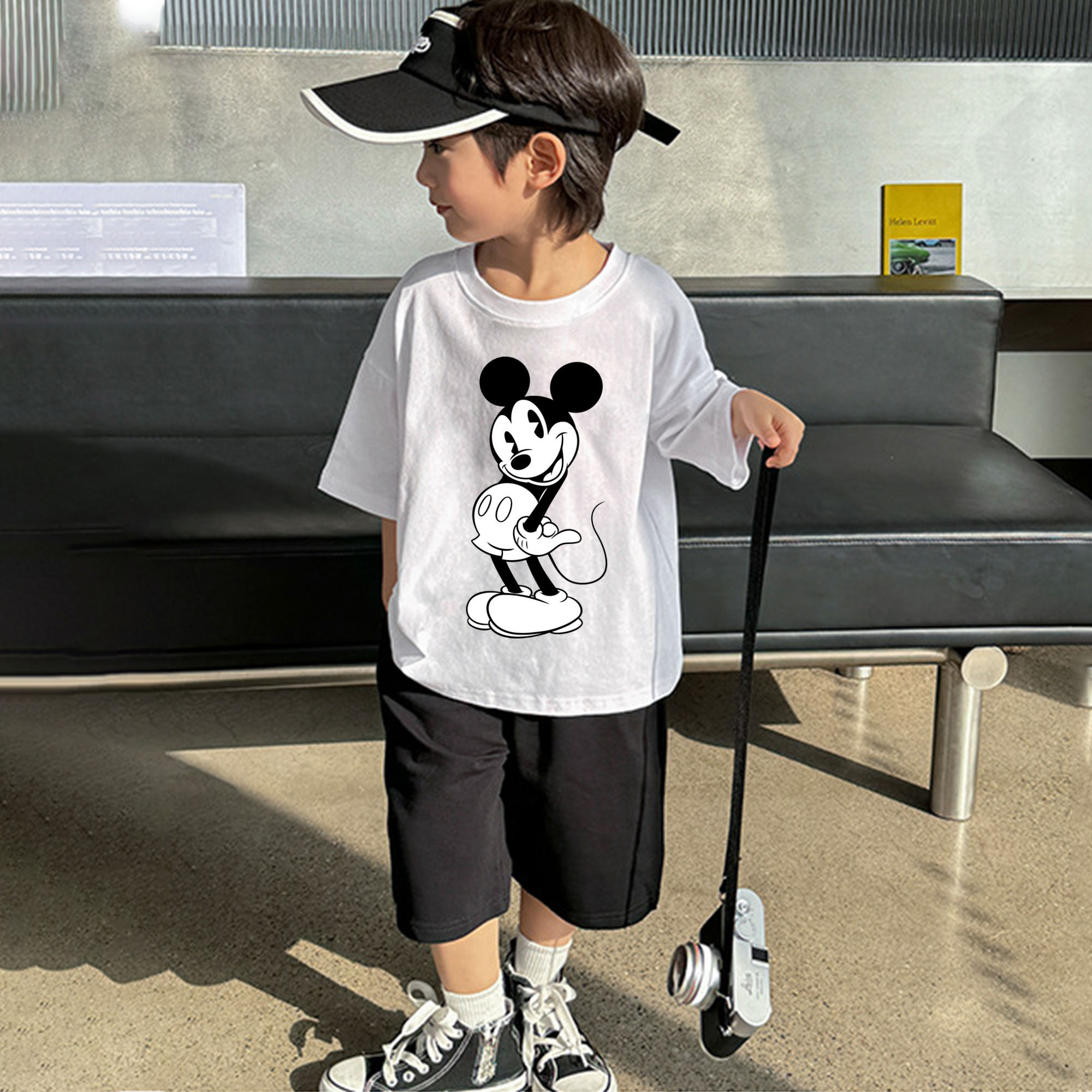 ミッキーマウス Mickey Mouse 綿100％キッズTシャツ（フロントプリント）