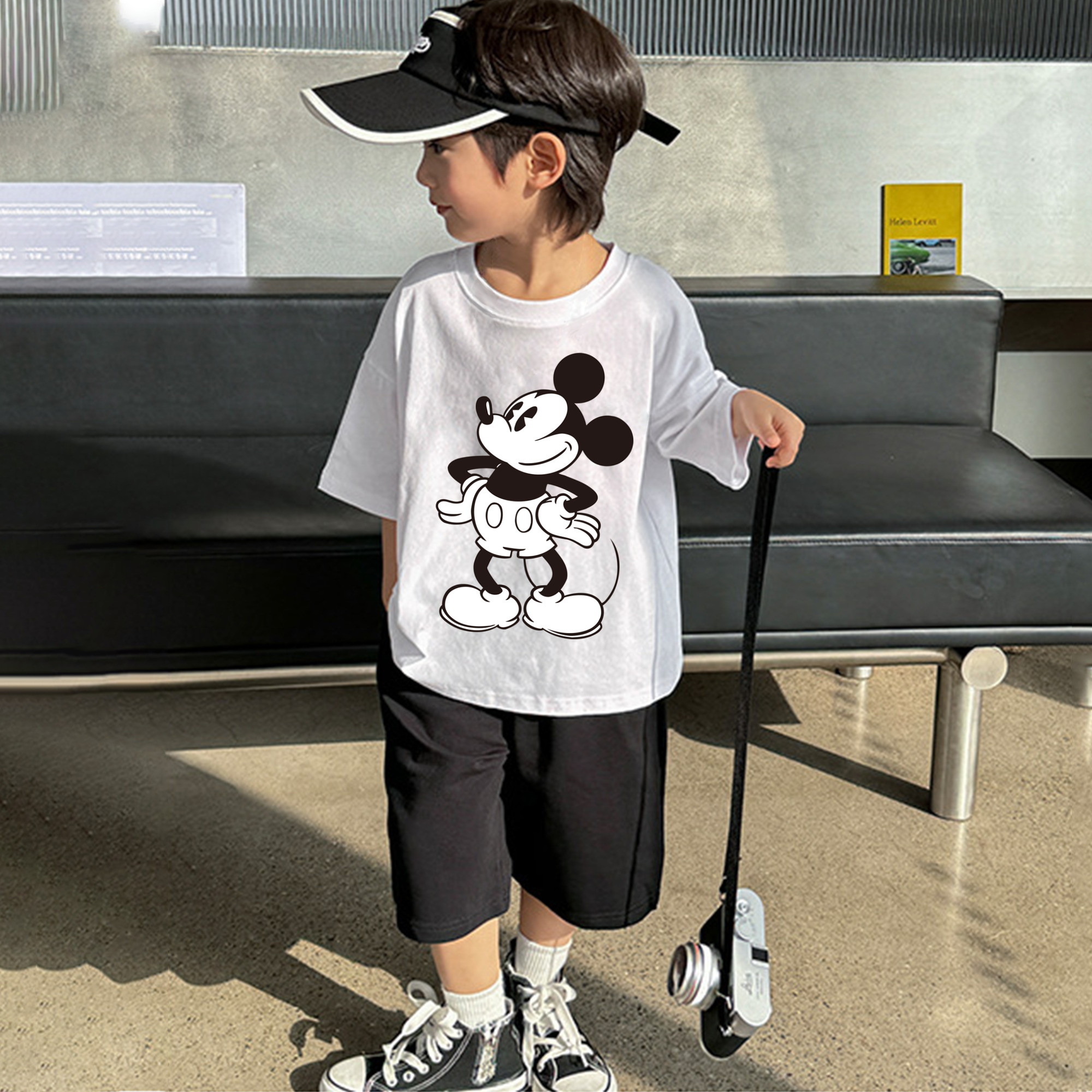 ミッキーマウス Mickey Mouse 綿100％キッズTシャツ（フロントプリント）