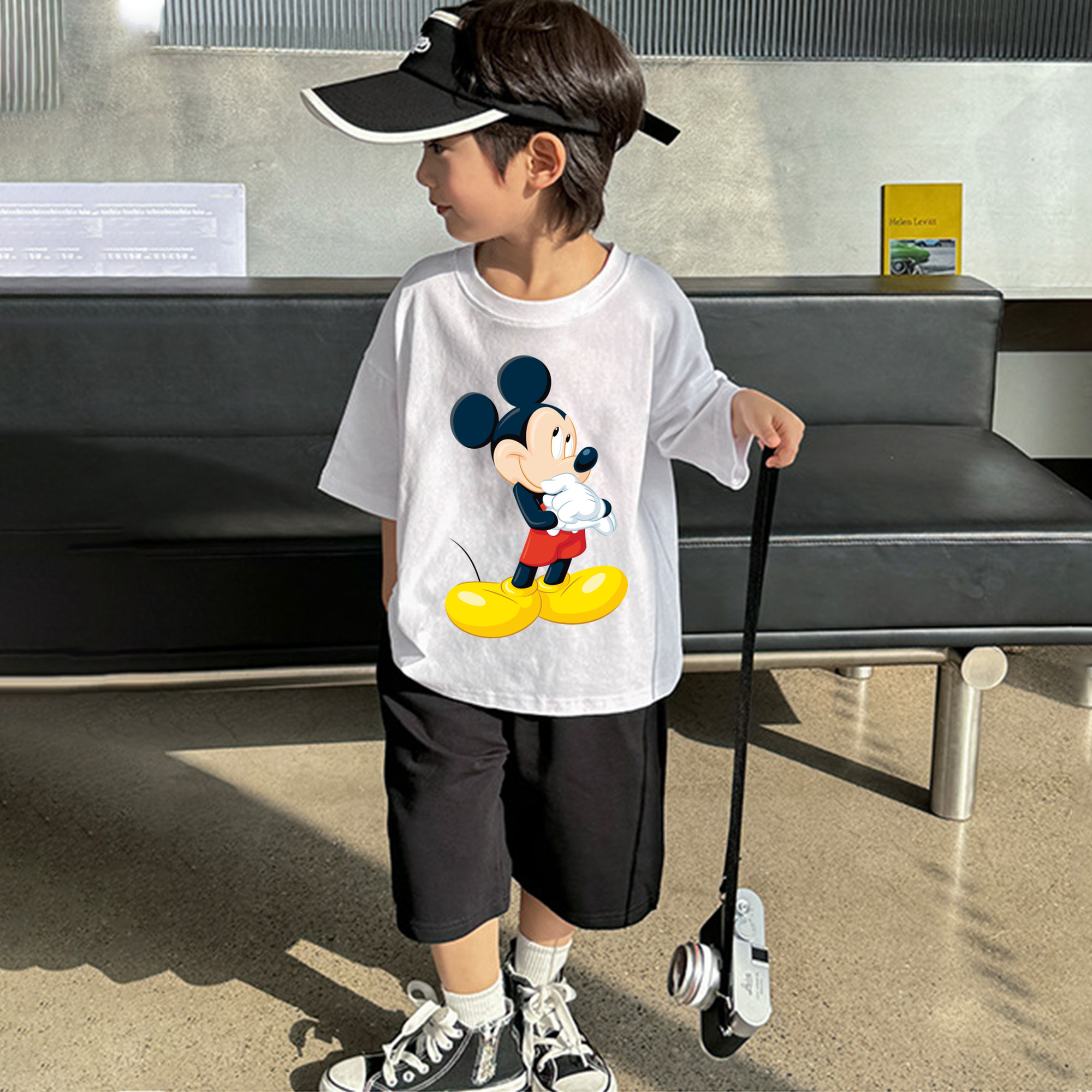 ミッキーマウス Mickey Mouse 綿100％キッズTシャツ（フロントプリント）