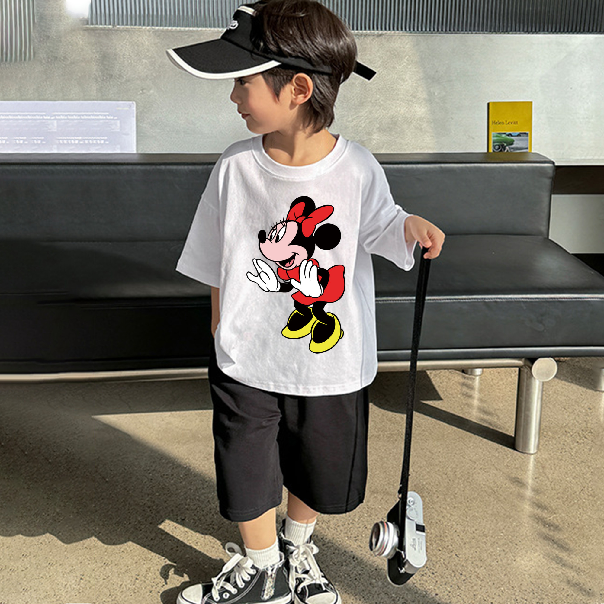 ミッキーマウス Mickey Mouse 綿100％キッズTシャツ（フロントプリント）