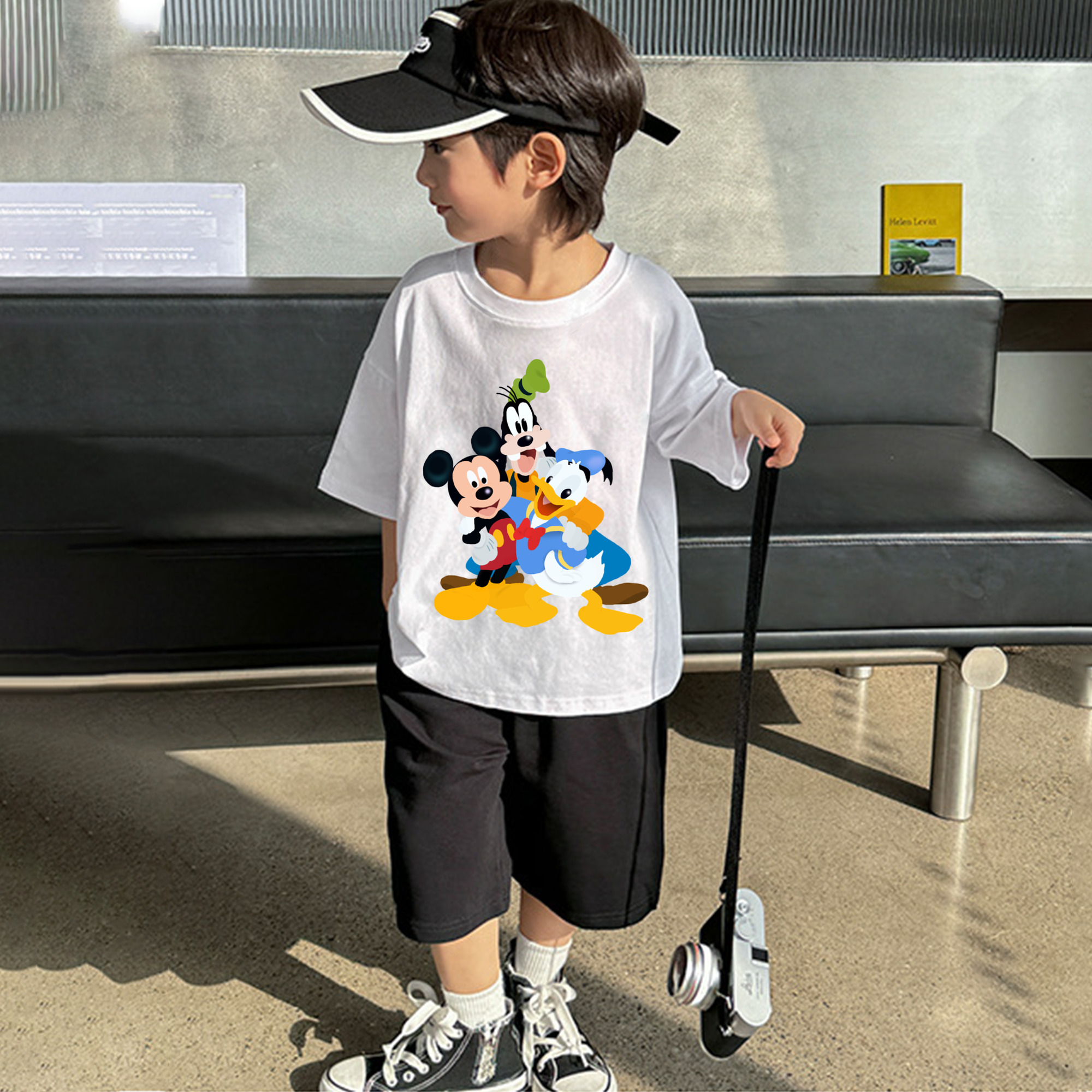 ミッキーマウス Mickey Mouse 綿100％キッズTシャツ（フロントプリント）