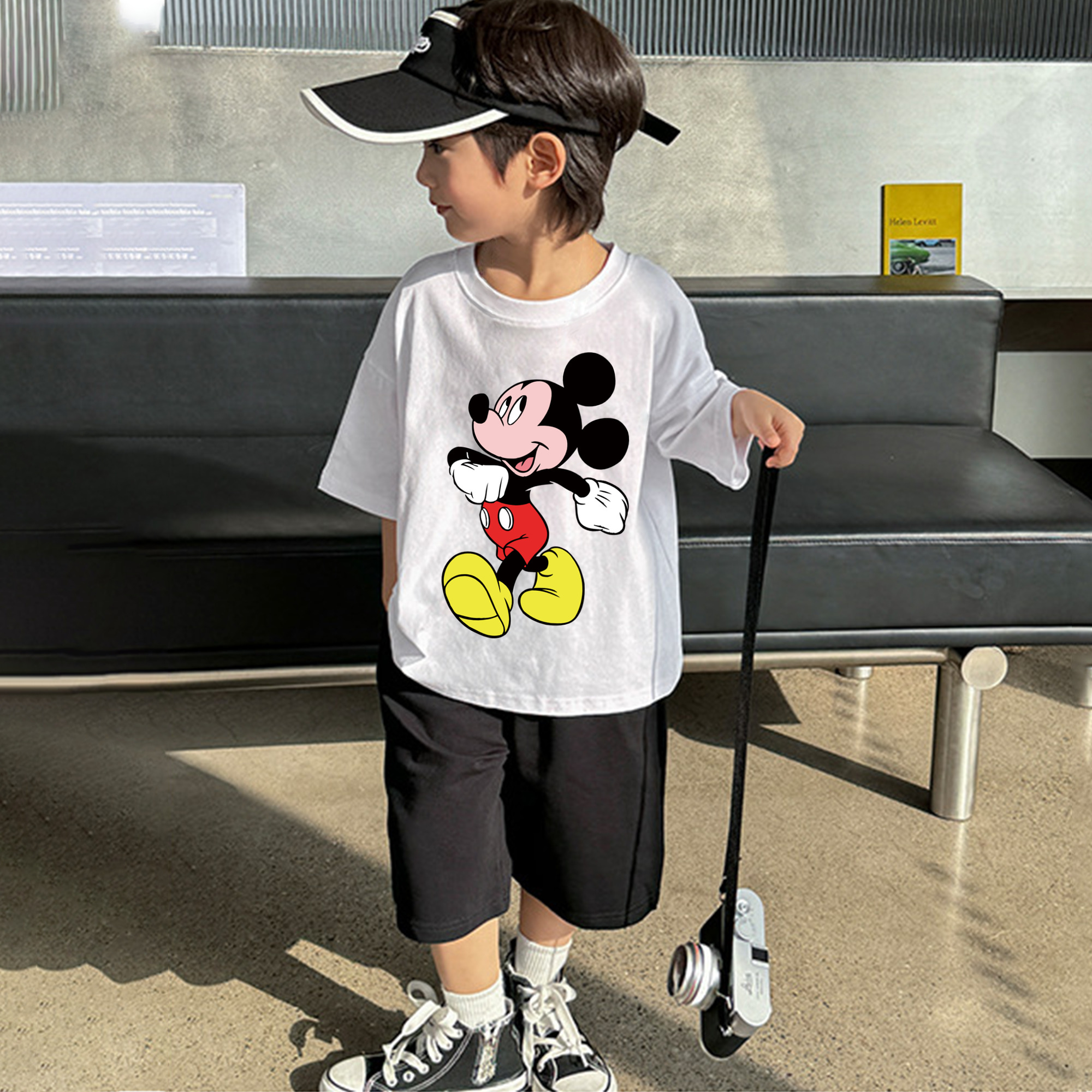 ミッキーマウス Mickey Mouse 綿100％キッズTシャツ（フロントプリント）