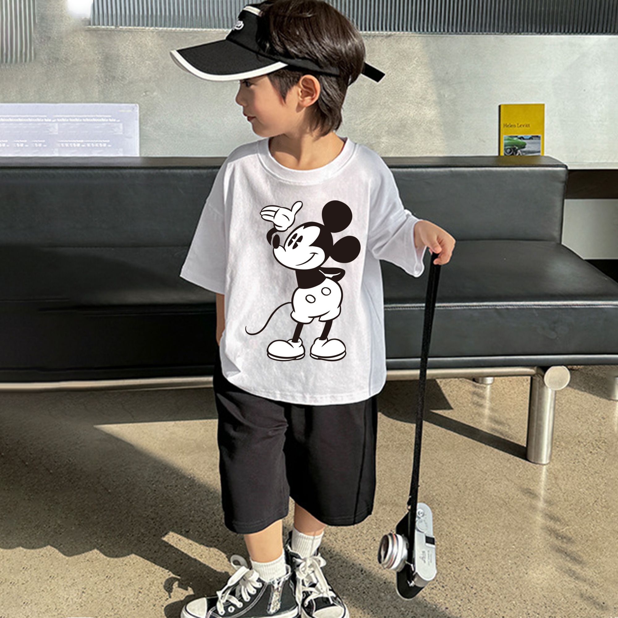 ミッキーマウス Mickey Mouse 綿100％キッズTシャツ（フロントプリント）