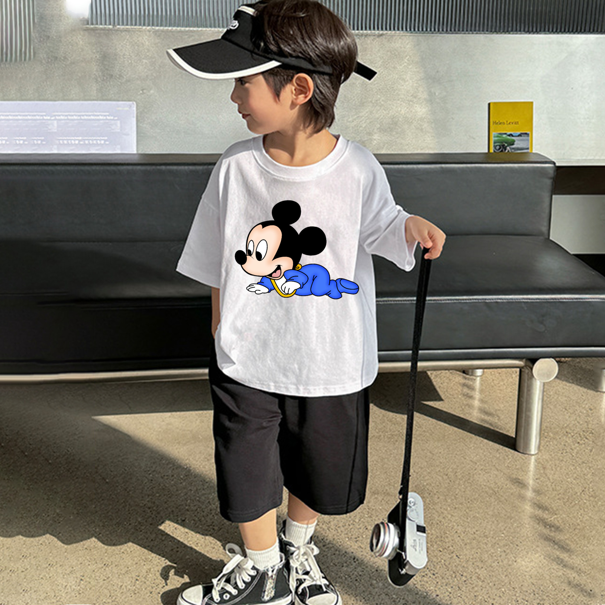 ミッキーマウス Mickey Mouse 綿100％キッズTシャツ（フロントプリント）