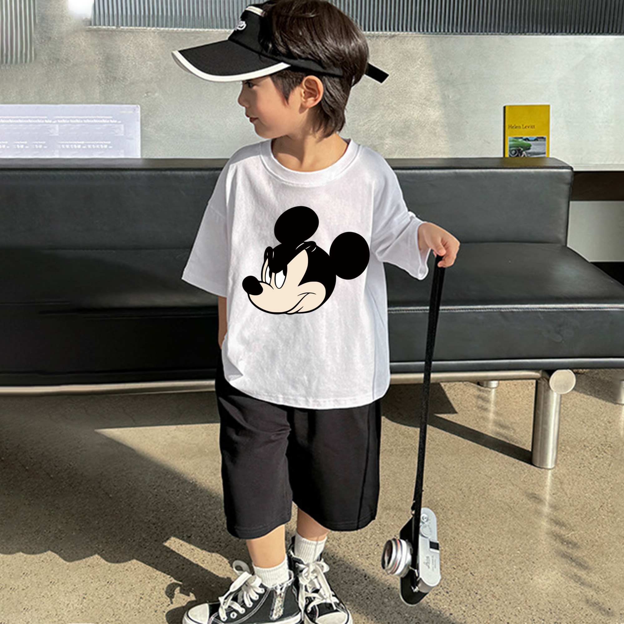 ミッキーマウス Mickey Mouse 綿100％キッズTシャツ（フロントプリント）