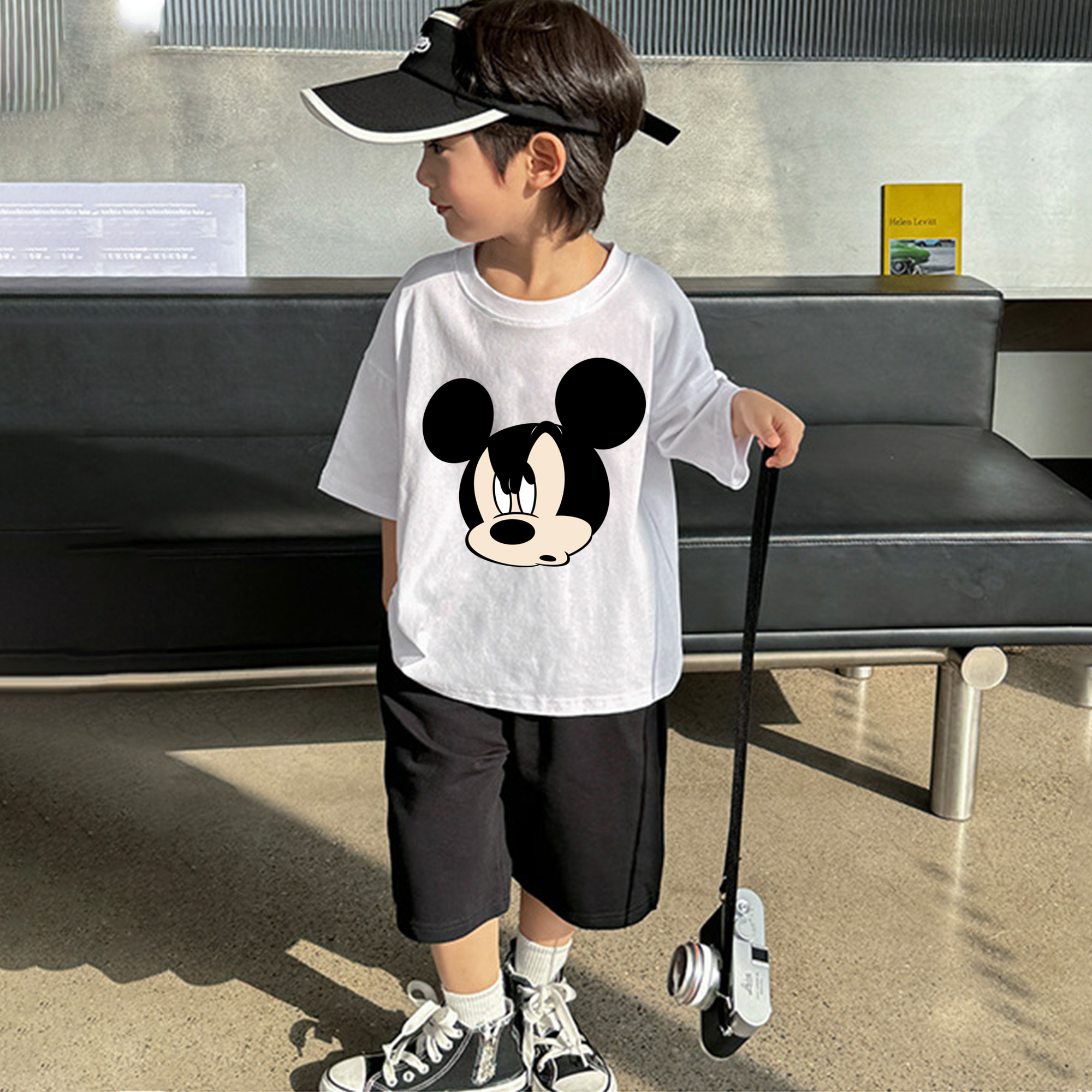 ミッキーマウス Mickey Mouse 綿100％キッズTシャツ（フロントプリント）