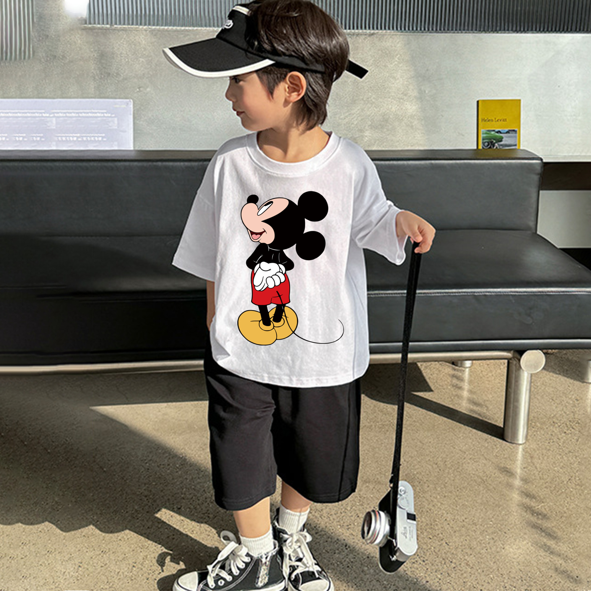 ミッキーマウス Mickey Mouse 綿100％キッズTシャツ（フロントプリント）