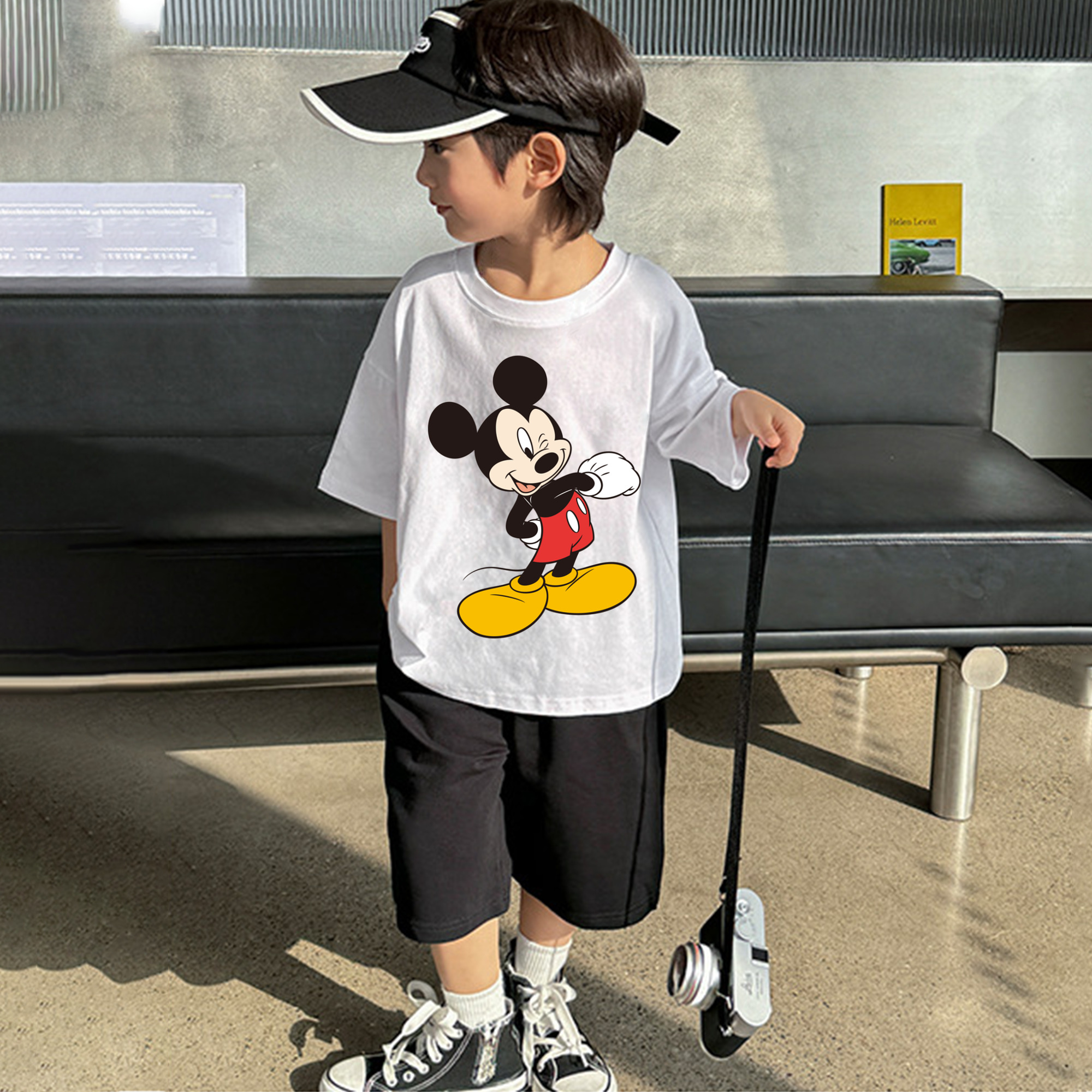 ミッキーマウス Mickey Mouse 綿100％キッズTシャツ（フロントプリント）