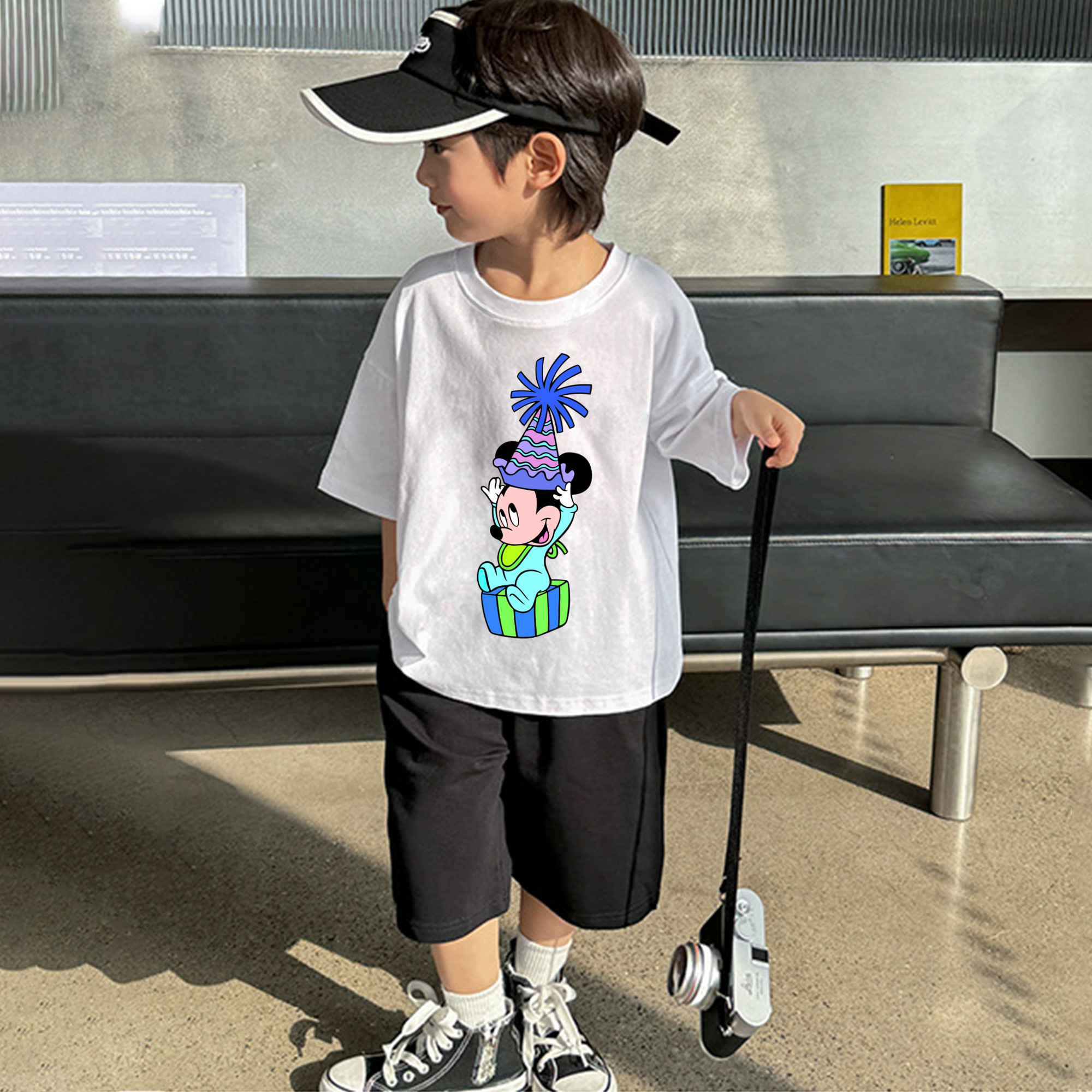 ミッキーマウス Mickey Mouse 綿100％キッズTシャツ（フロントプリント）