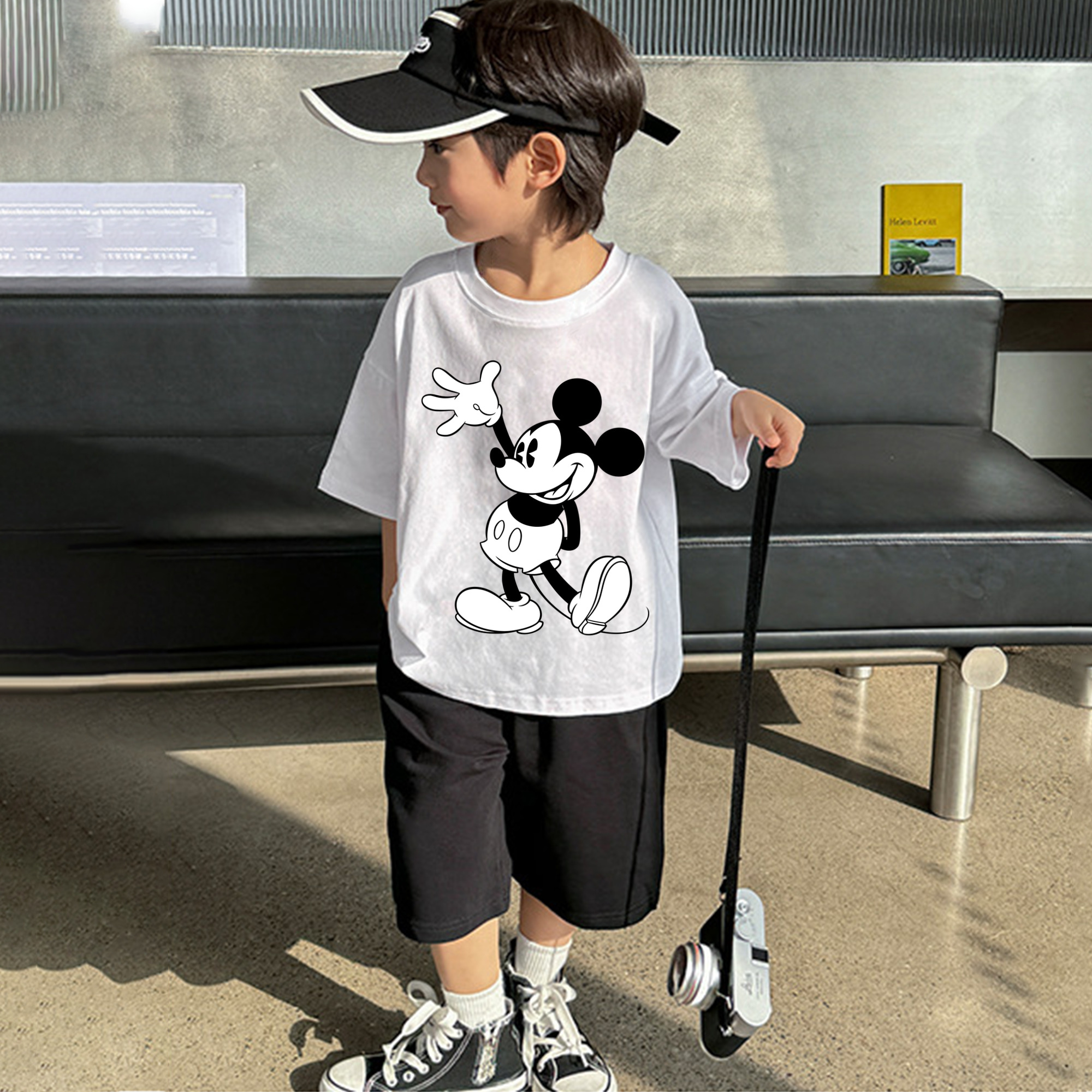 ミッキーマウス Mickey Mouse 綿100％キッズTシャツ（フロントプリント）