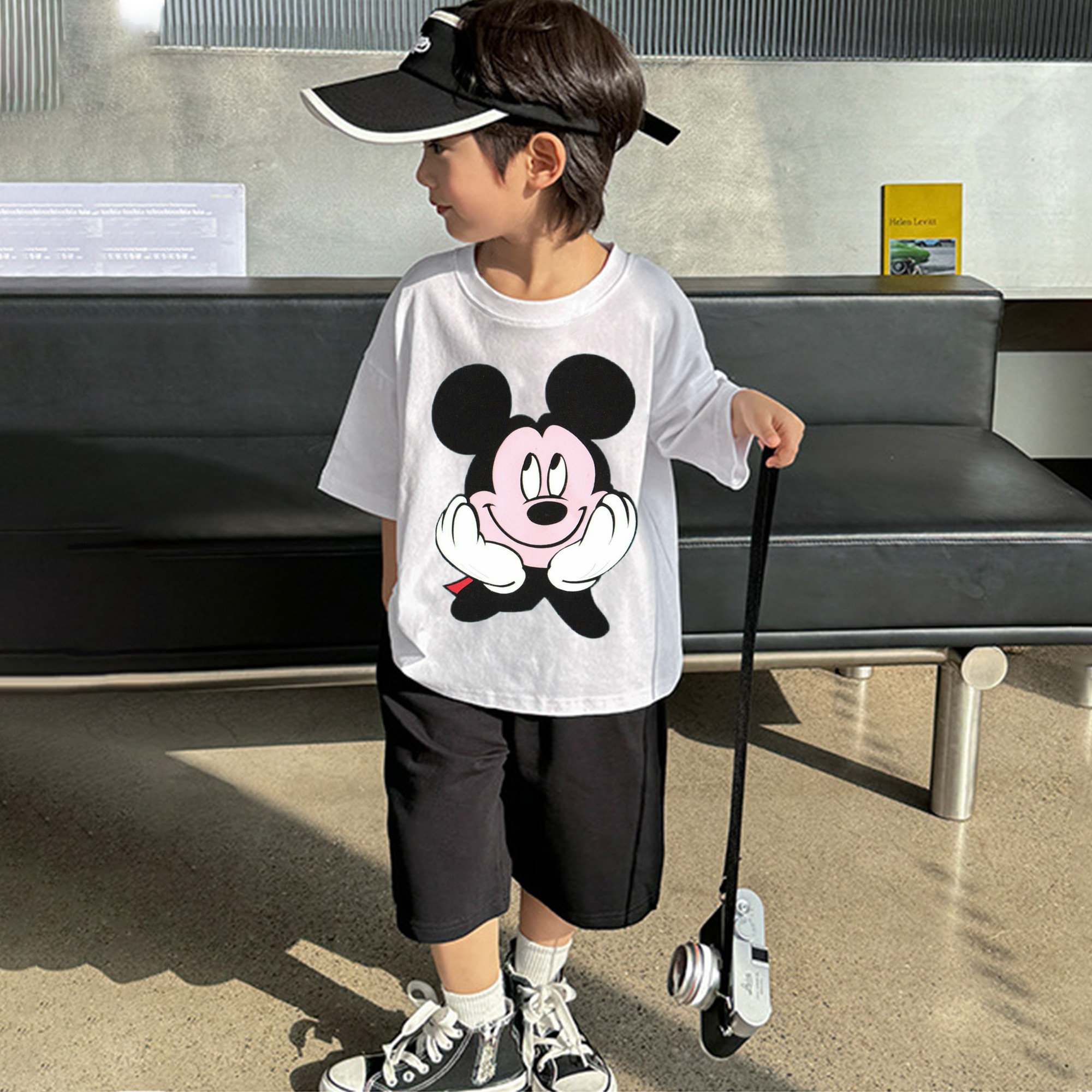 ミッキーマウス Mickey Mouse 綿100％キッズTシャツ（フロントプリント）