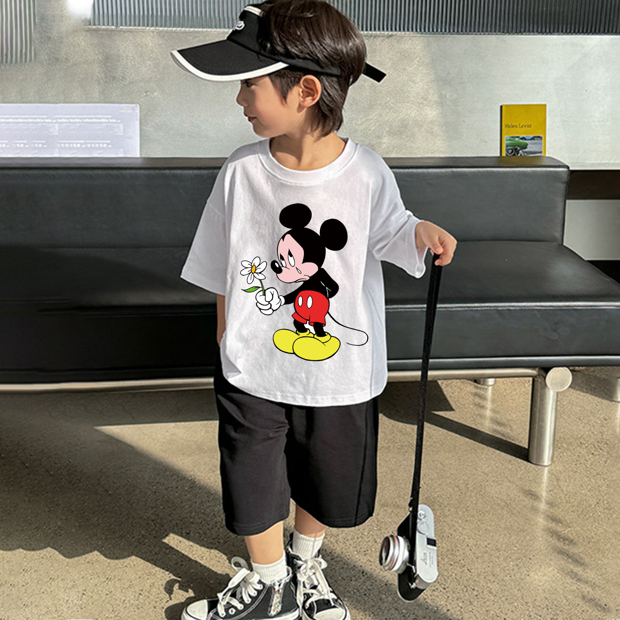 ミッキーマウス Mickey Mouse 綿100％キッズTシャツ（フロントプリント）