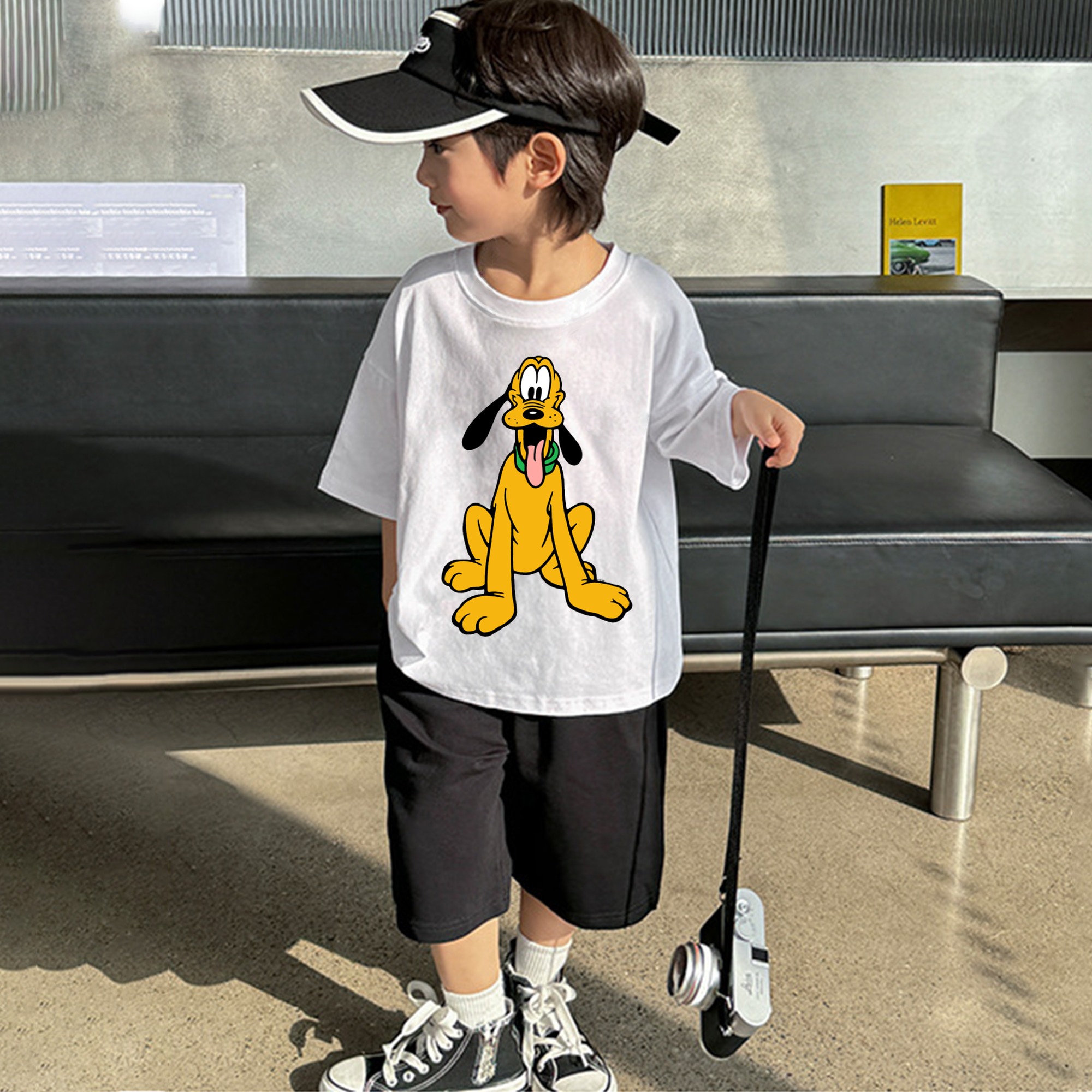 ミッキーマウス Mickey Mouse 綿100％キッズTシャツ（フロントプリント）