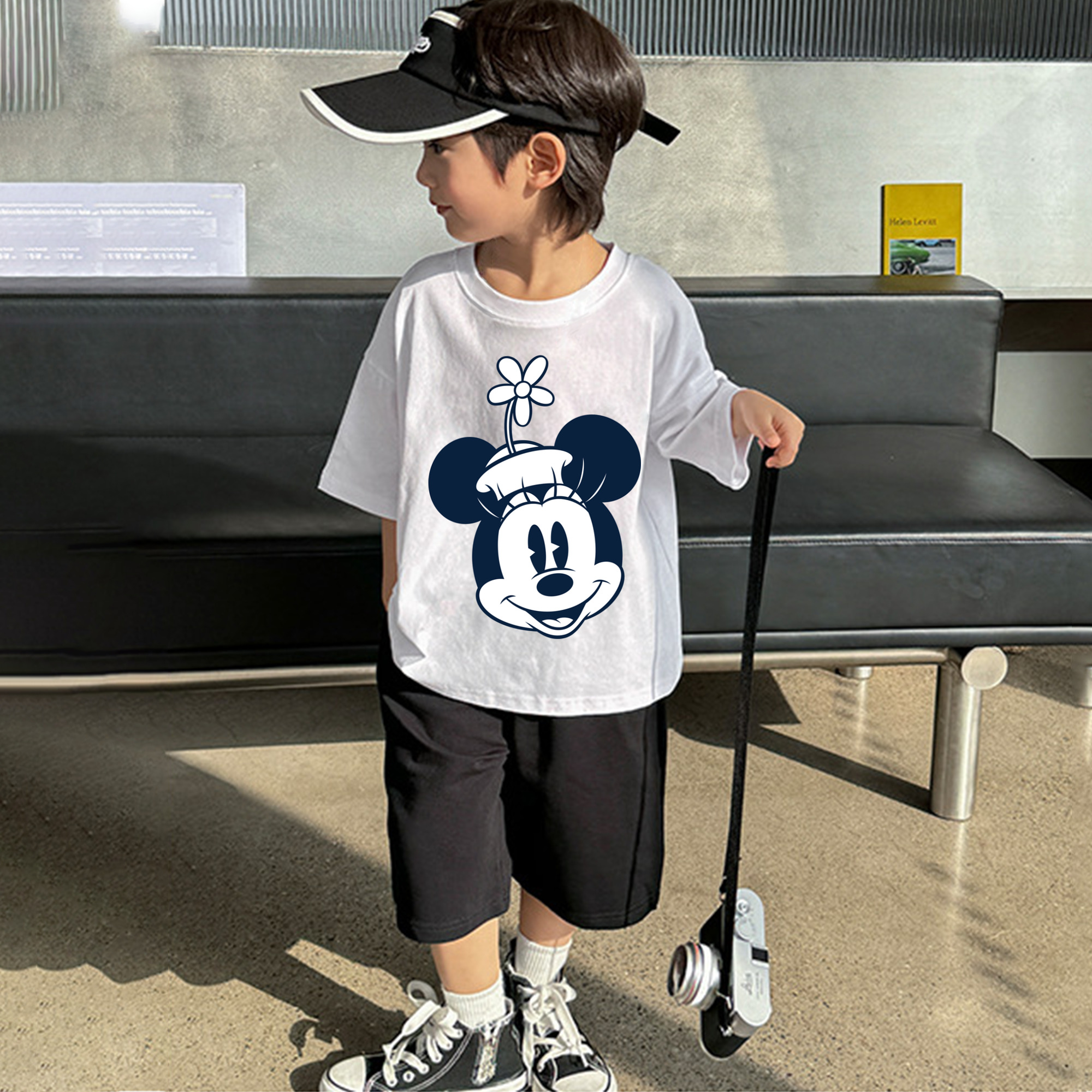 ミッキーマウス Mickey Mouse 綿100％キッズTシャツ（フロントプリント）