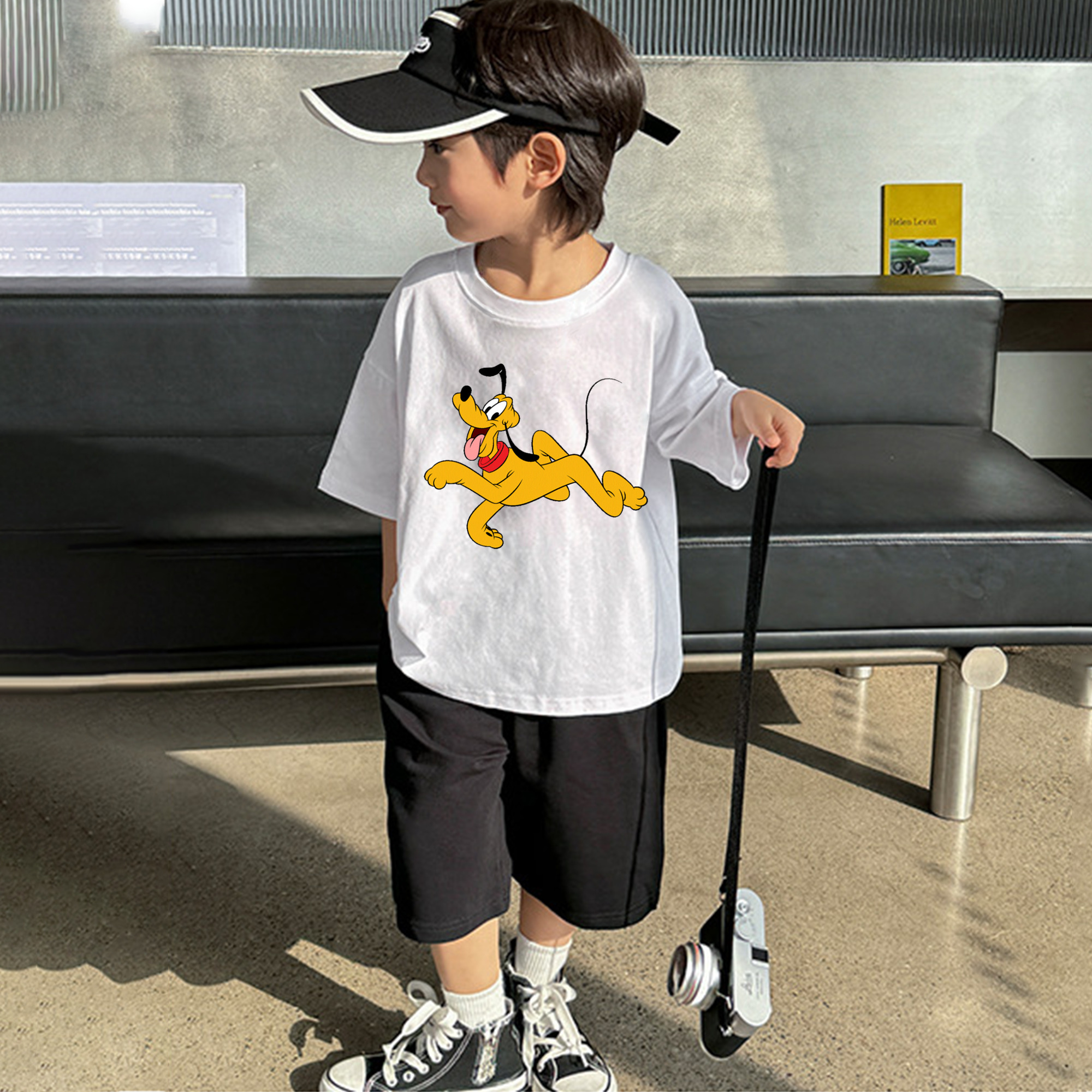 ミッキーマウス Mickey Mouse 綿100％キッズTシャツ（フロントプリント）