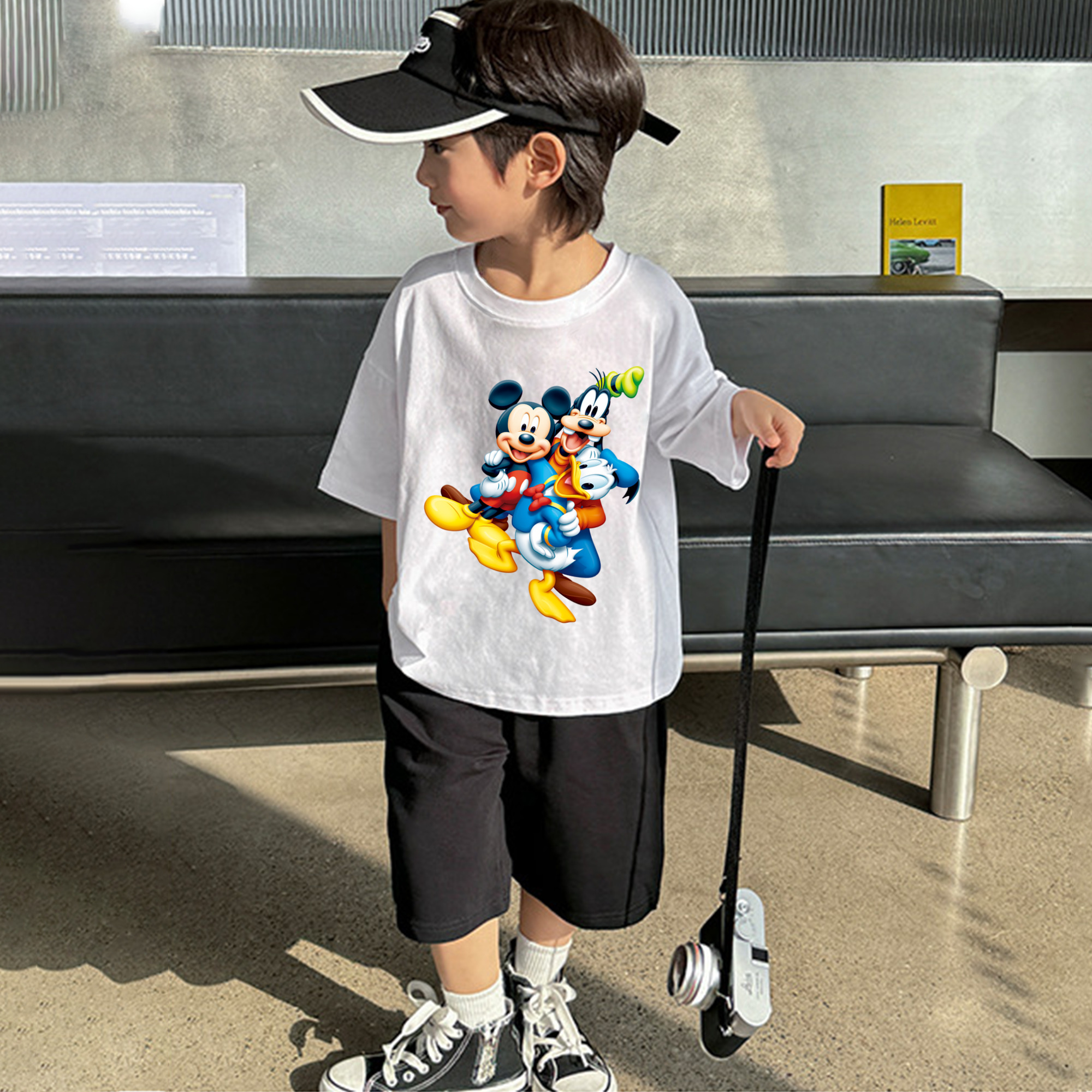 ミッキーマウス Mickey Mouse 綿100％キッズTシャツ（フロントプリント）