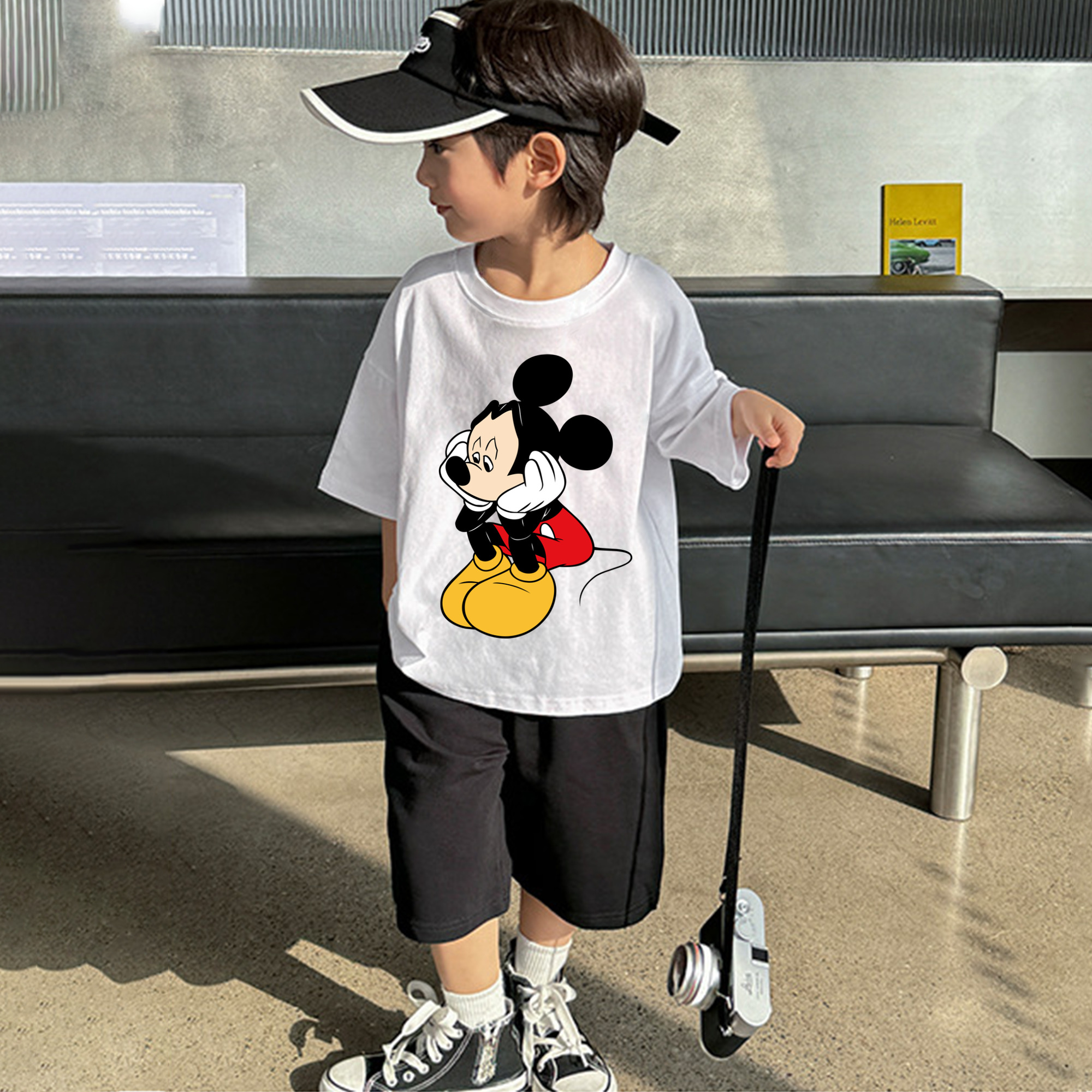 ミッキーマウス Mickey Mouse 綿100％キッズTシャツ（フロントプリント）