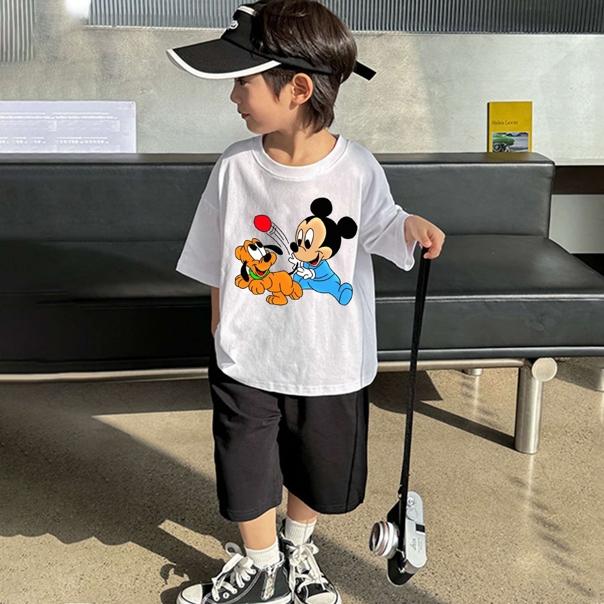 ミッキーマウス Mickey Mouse 綿100％キッズTシャツ（フロントプリント）