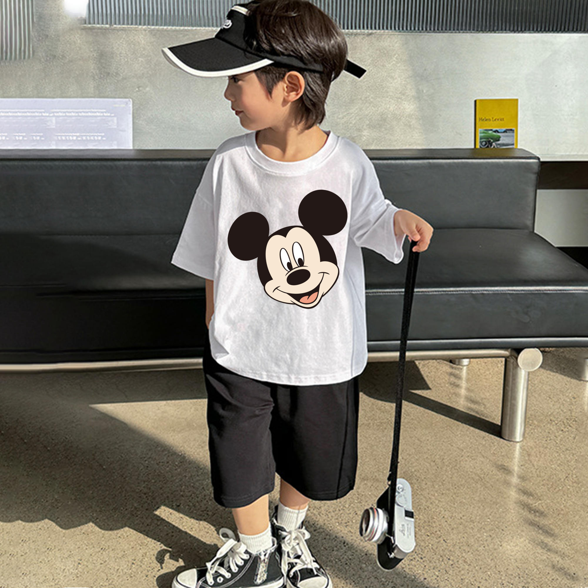 ミッキーマウス Mickey Mouse 綿100％キッズTシャツ（フロントプリント）