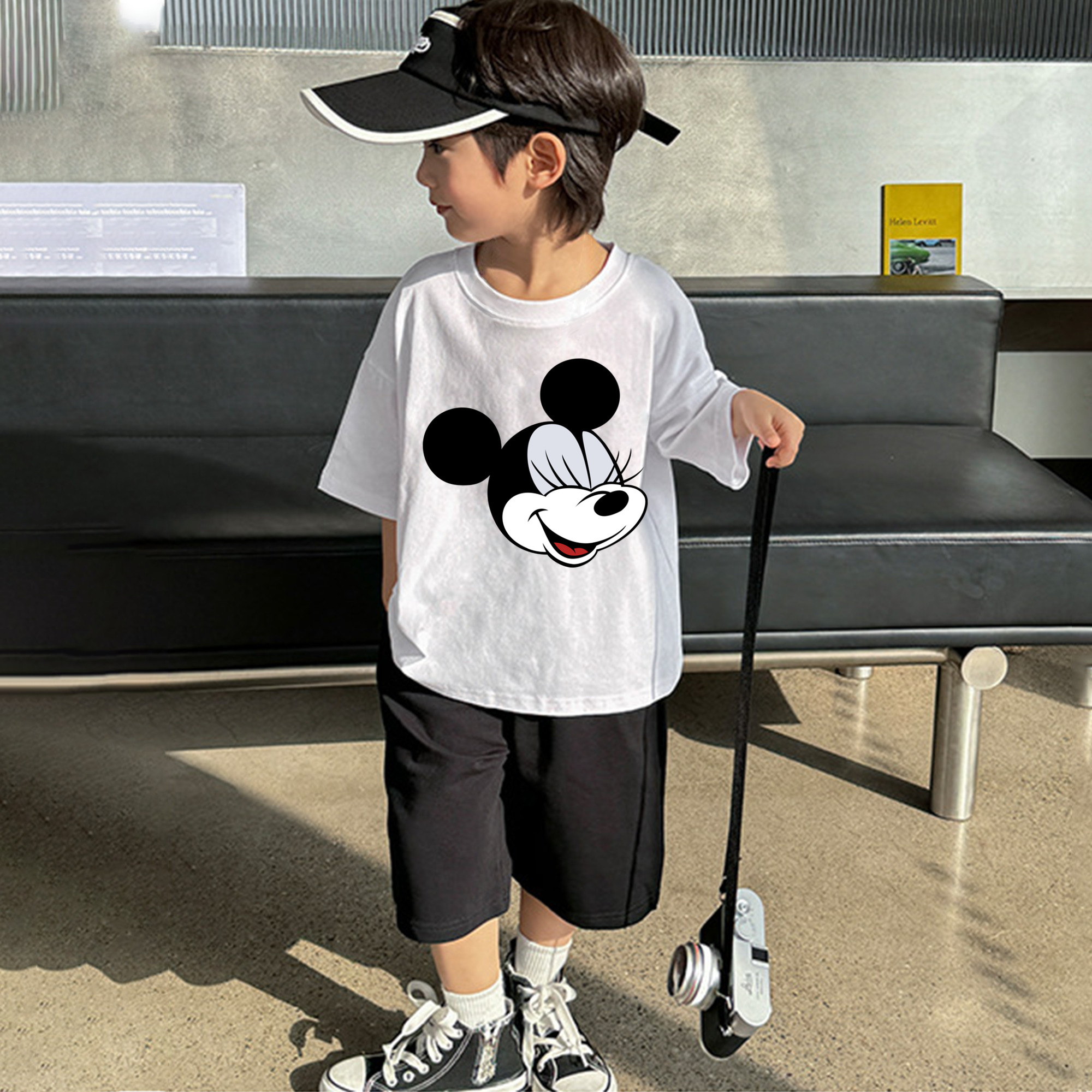 ミッキーマウス Mickey Mouse 綿100％キッズTシャツ（フロントプリント）