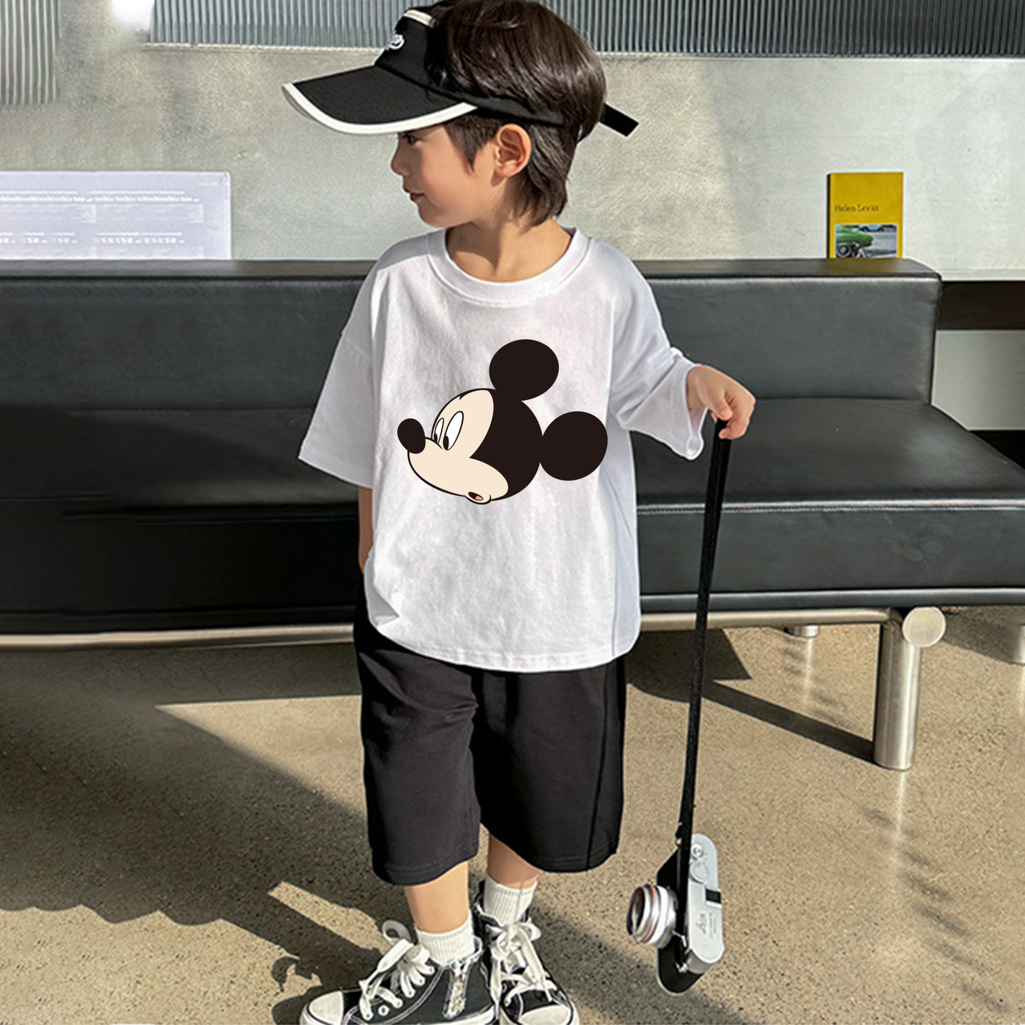 ミッキーマウス Mickey Mouse 綿100％キッズTシャツ（フロントプリント）