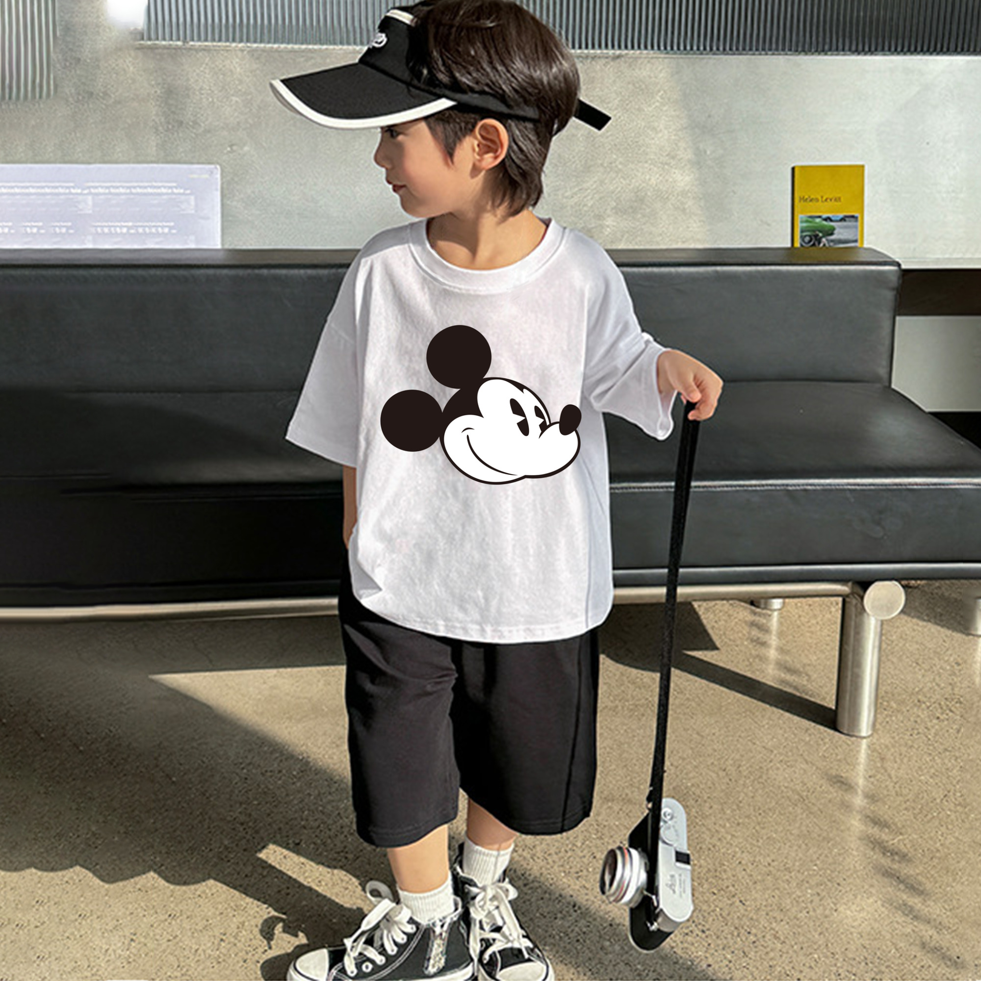 ミッキーマウス Mickey Mouse 綿100％キッズTシャツ（フロントプリント）