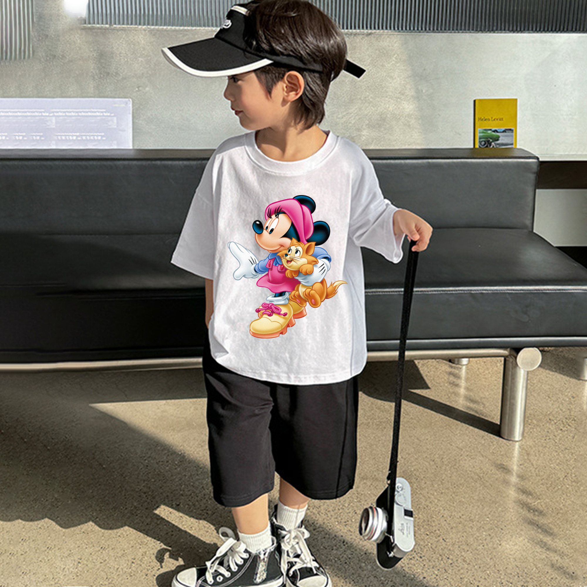 ミッキーマウス Mickey Mouse 綿100％キッズTシャツ（フロントプリント）