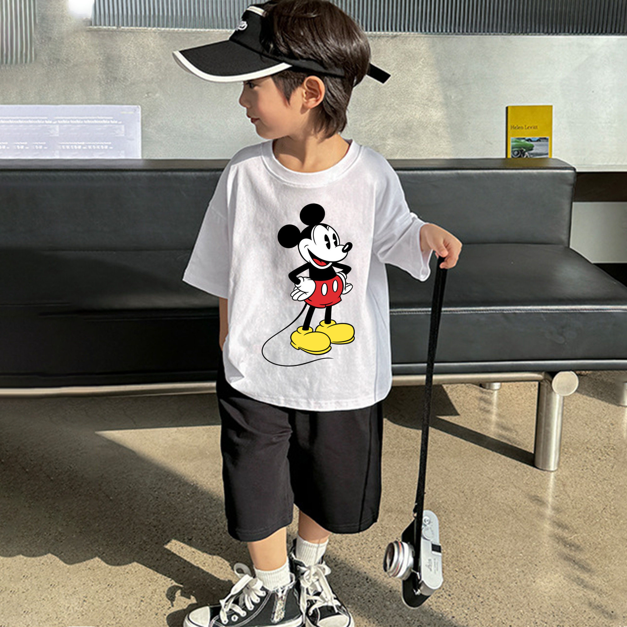 ミッキーマウス Mickey Mouse 綿100％キッズTシャツ（フロントプリント）