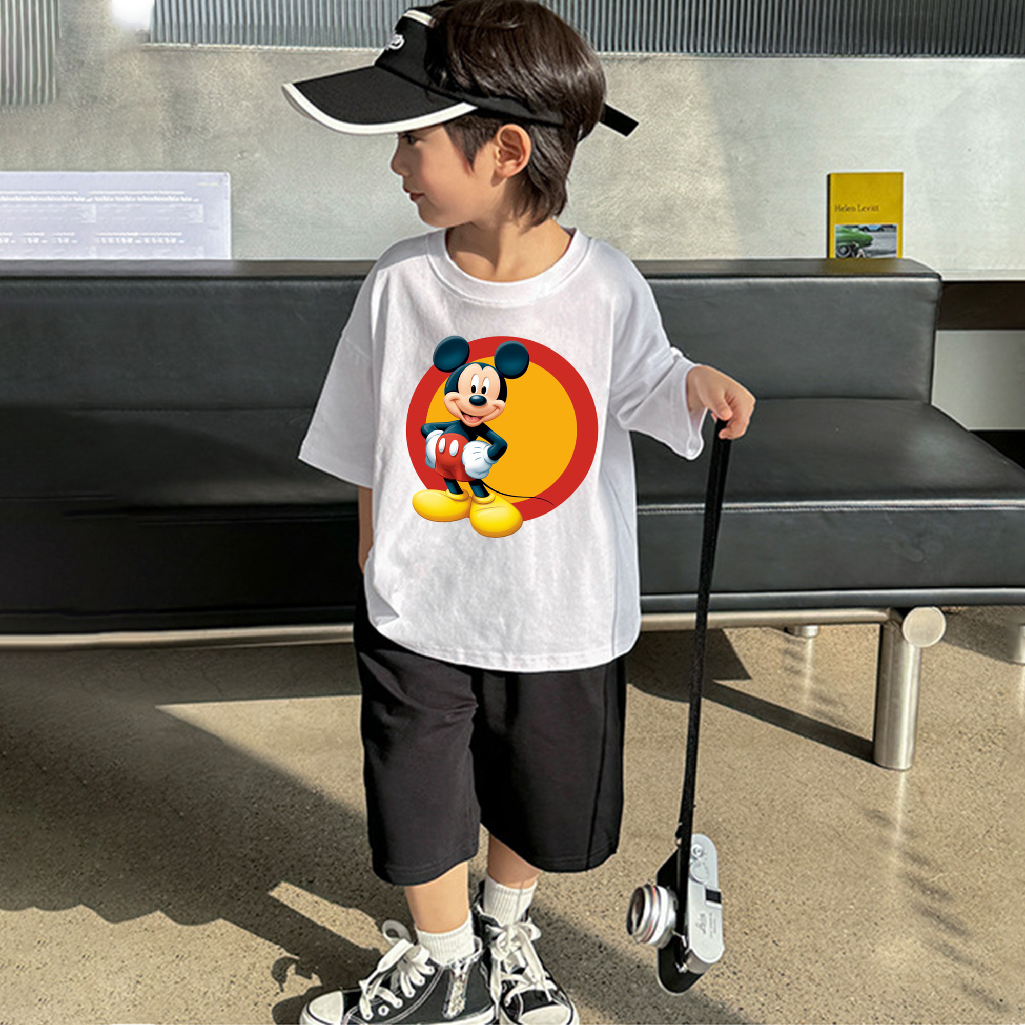 ミッキーマウス Mickey Mouse 綿100％キッズTシャツ（フロントプリント）
