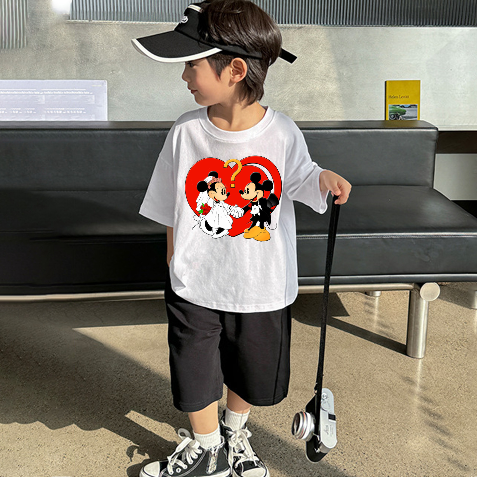 ミッキーマウス Mickey Mouse 綿100％キッズTシャツ（フロントプリント）