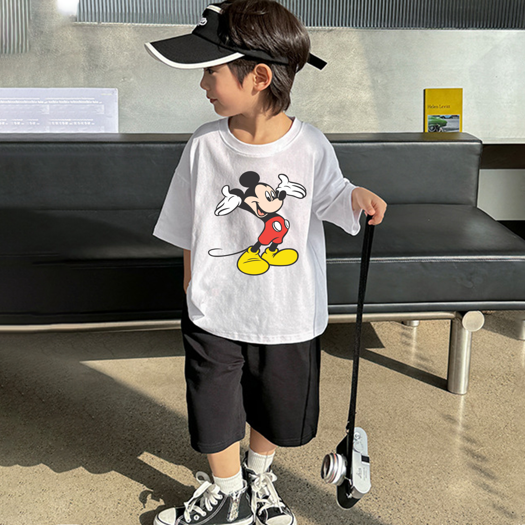 ミッキーマウス Mickey Mouse 綿100％キッズTシャツ（フロントプリント）