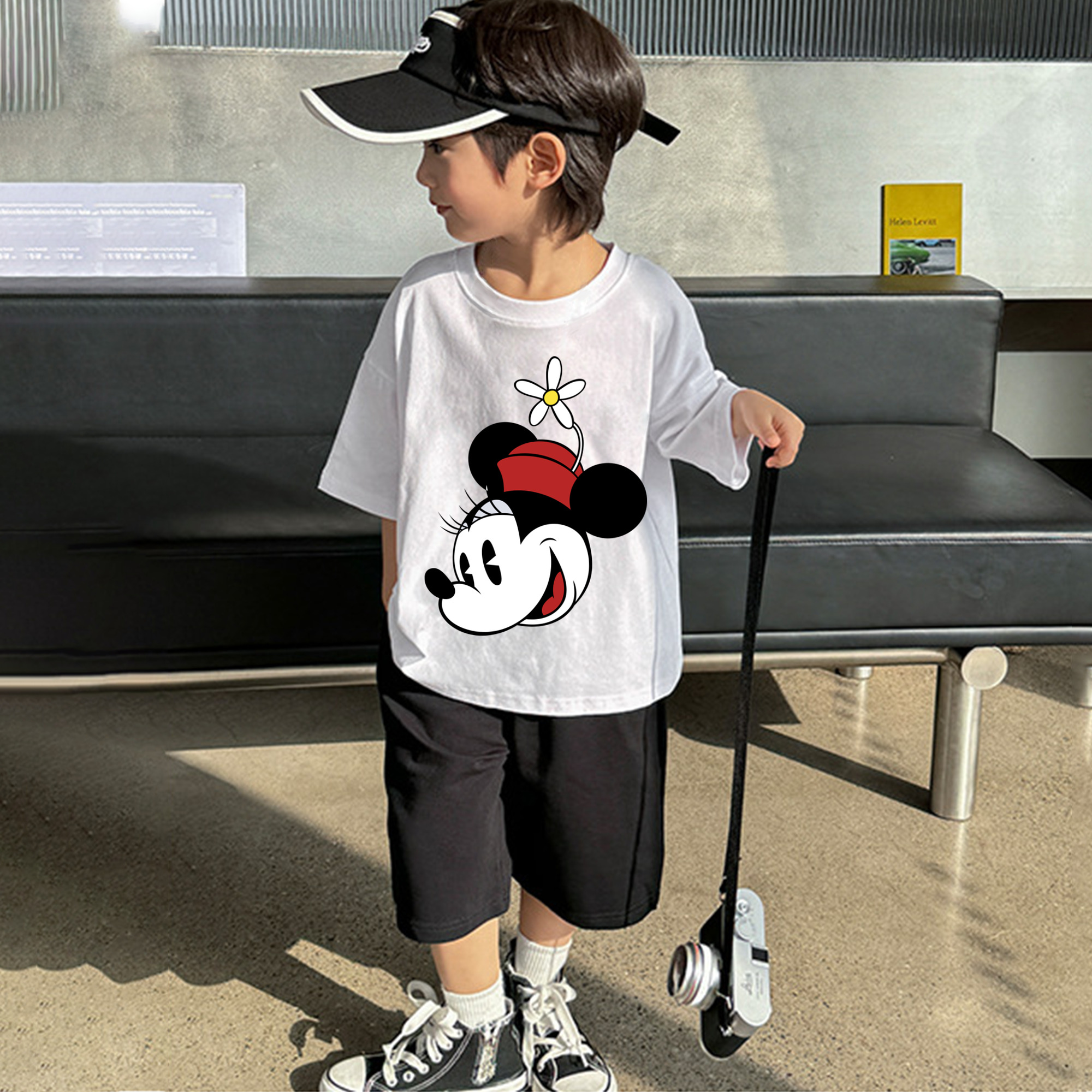 ミッキーマウス Mickey Mouse 綿100％キッズTシャツ（フロントプリント）