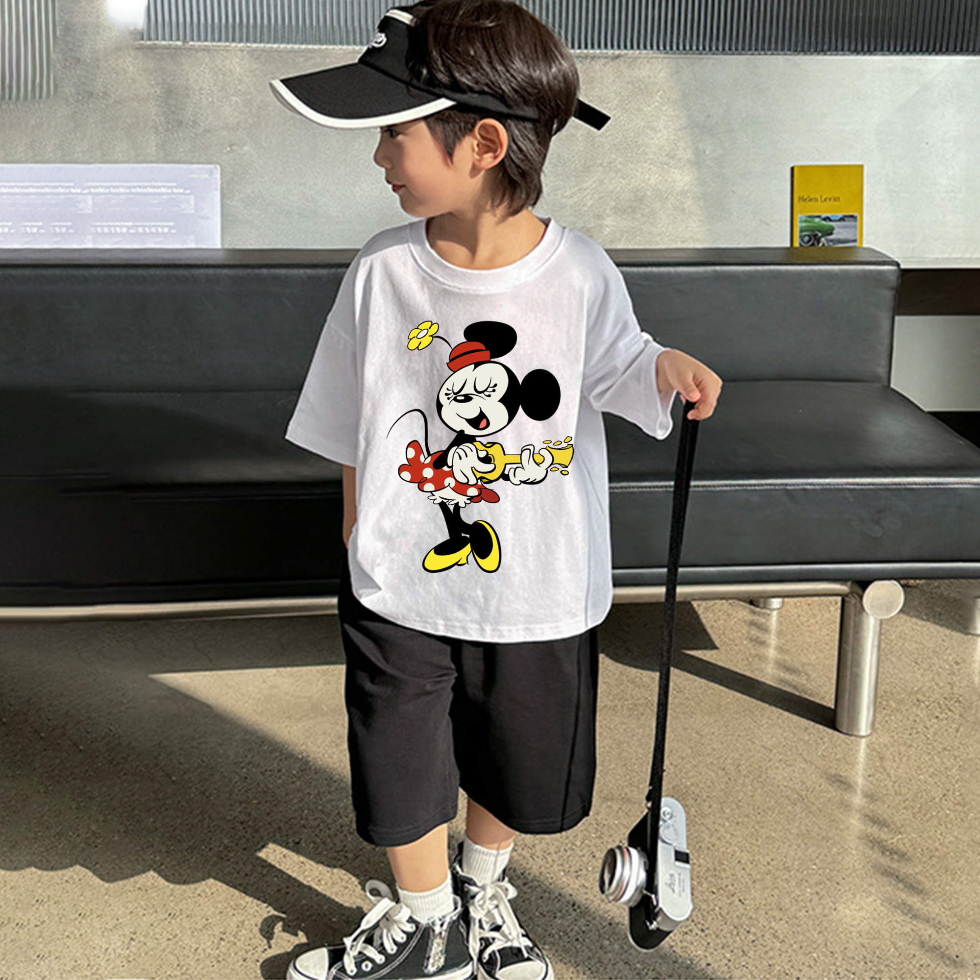 ミッキーマウス Mickey Mouse 綿100％キッズTシャツ（フロントプリント）