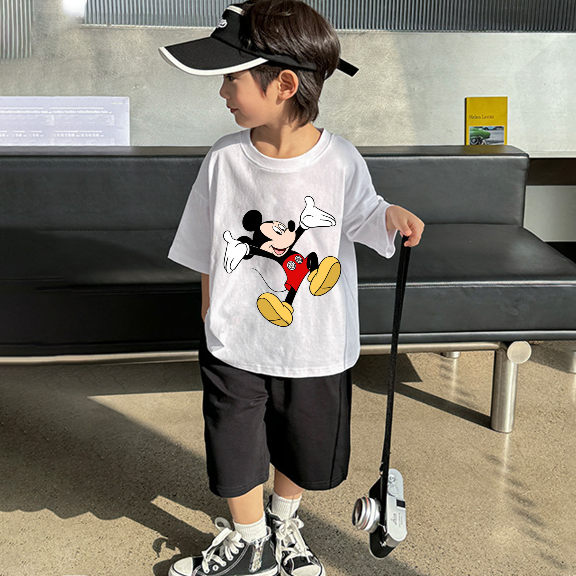 ミッキーマウス Mickey Mouse 綿100％キッズTシャツ（フロントプリント）