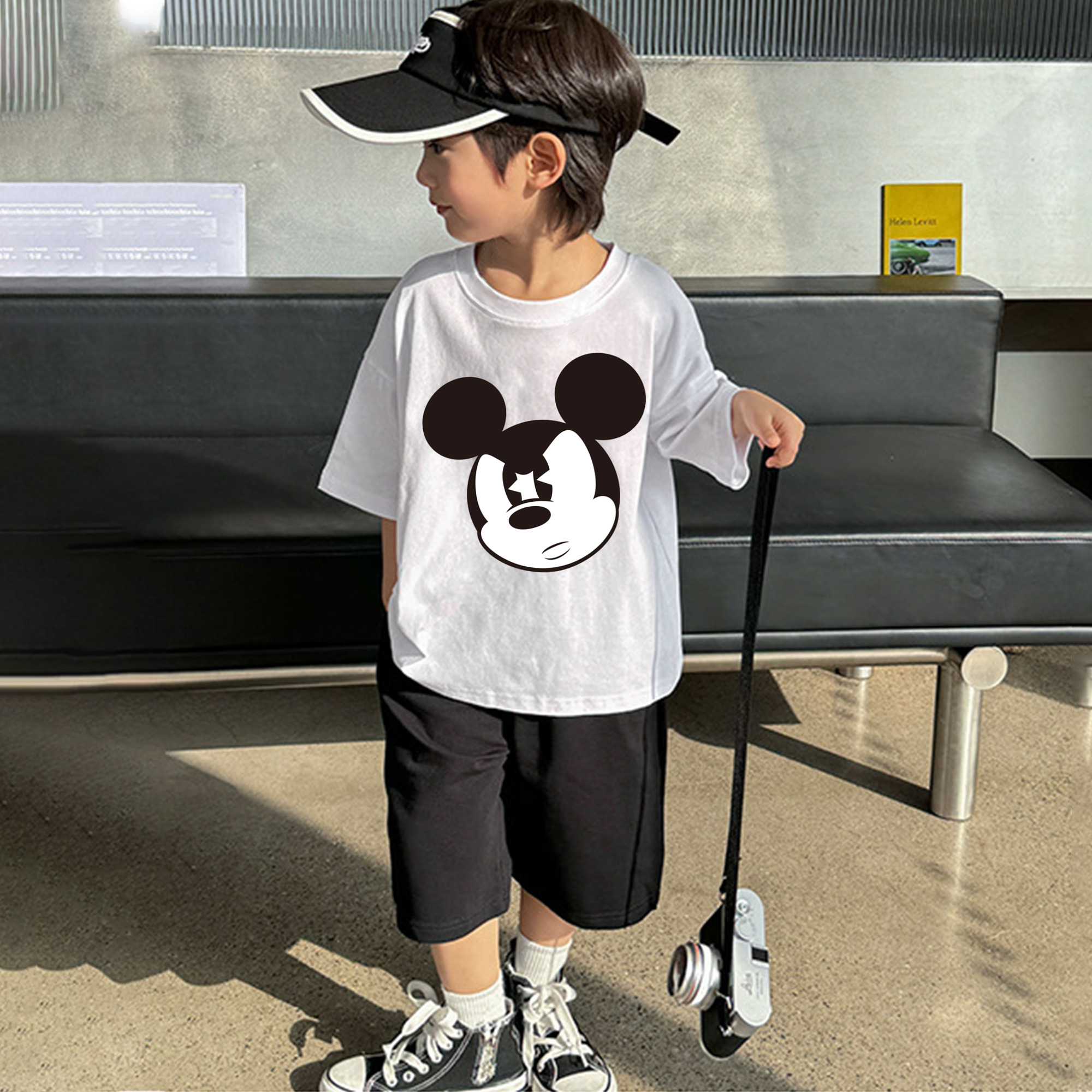 ミッキーマウス Mickey Mouse 綿100％キッズTシャツ（フロントプリント）