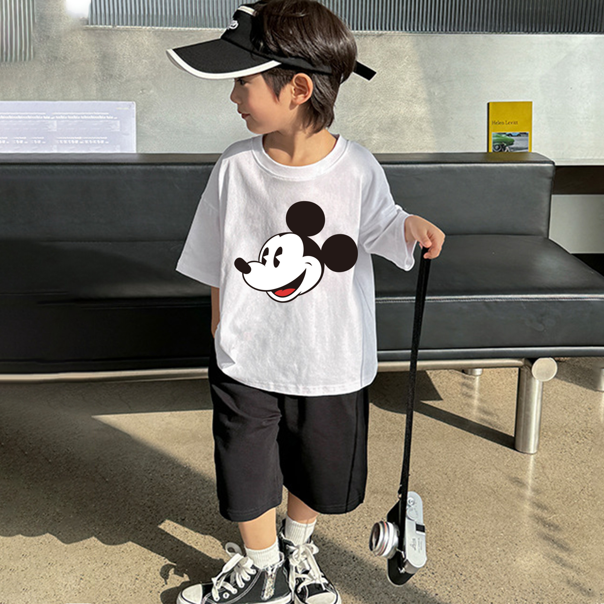 ミッキーマウス Mickey Mouse 綿100％キッズTシャツ（フロントプリント）