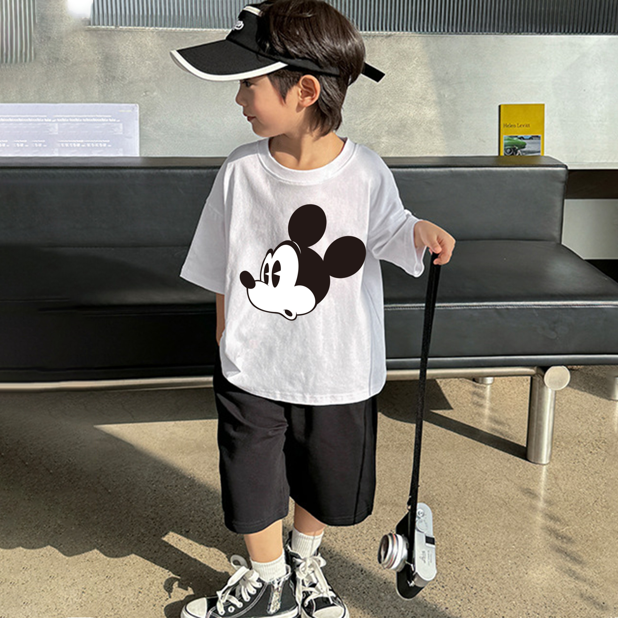 ミッキーマウス Mickey Mouse 綿100％キッズTシャツ（フロントプリント）