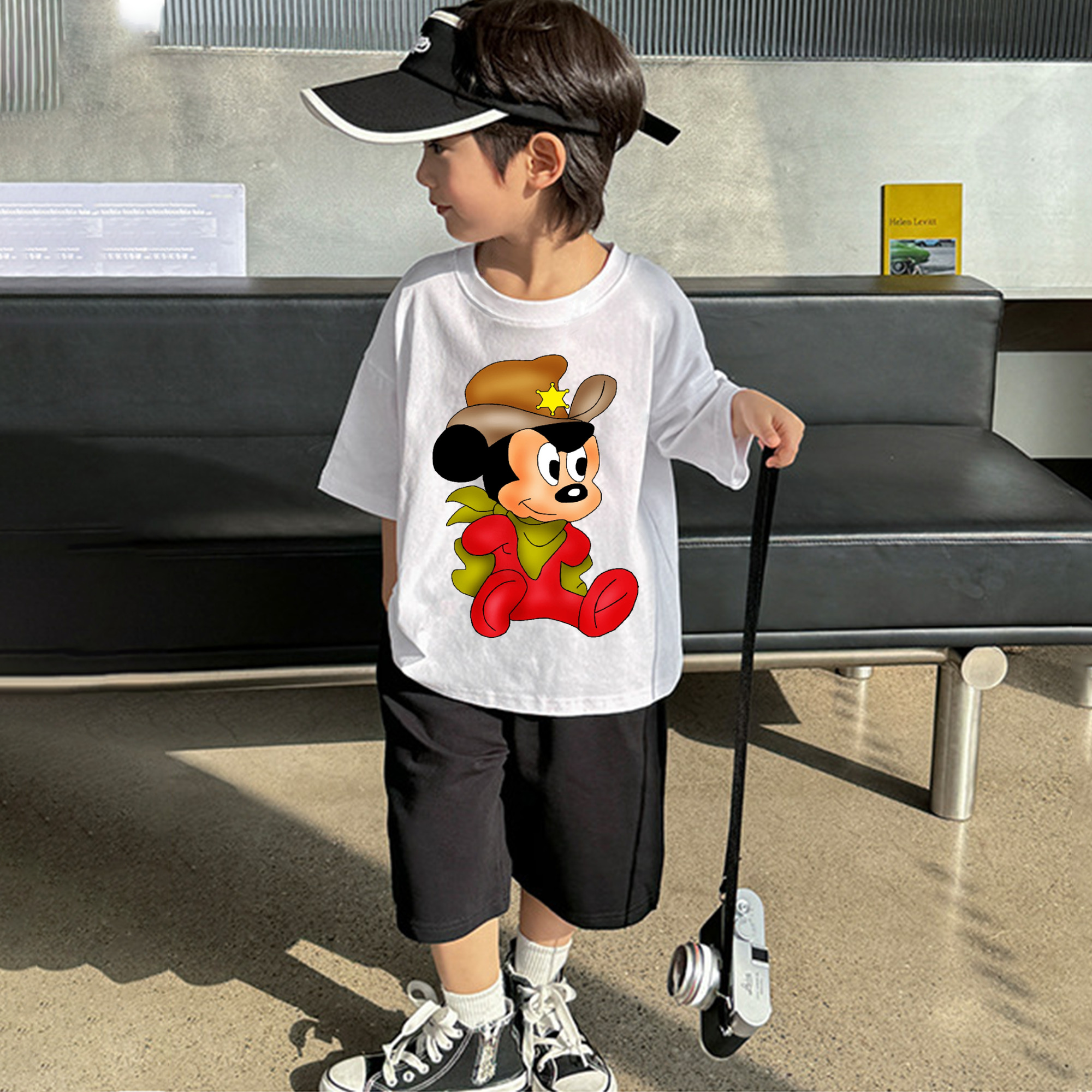 ミッキーマウス Mickey Mouse 綿100％キッズTシャツ（フロントプリント）